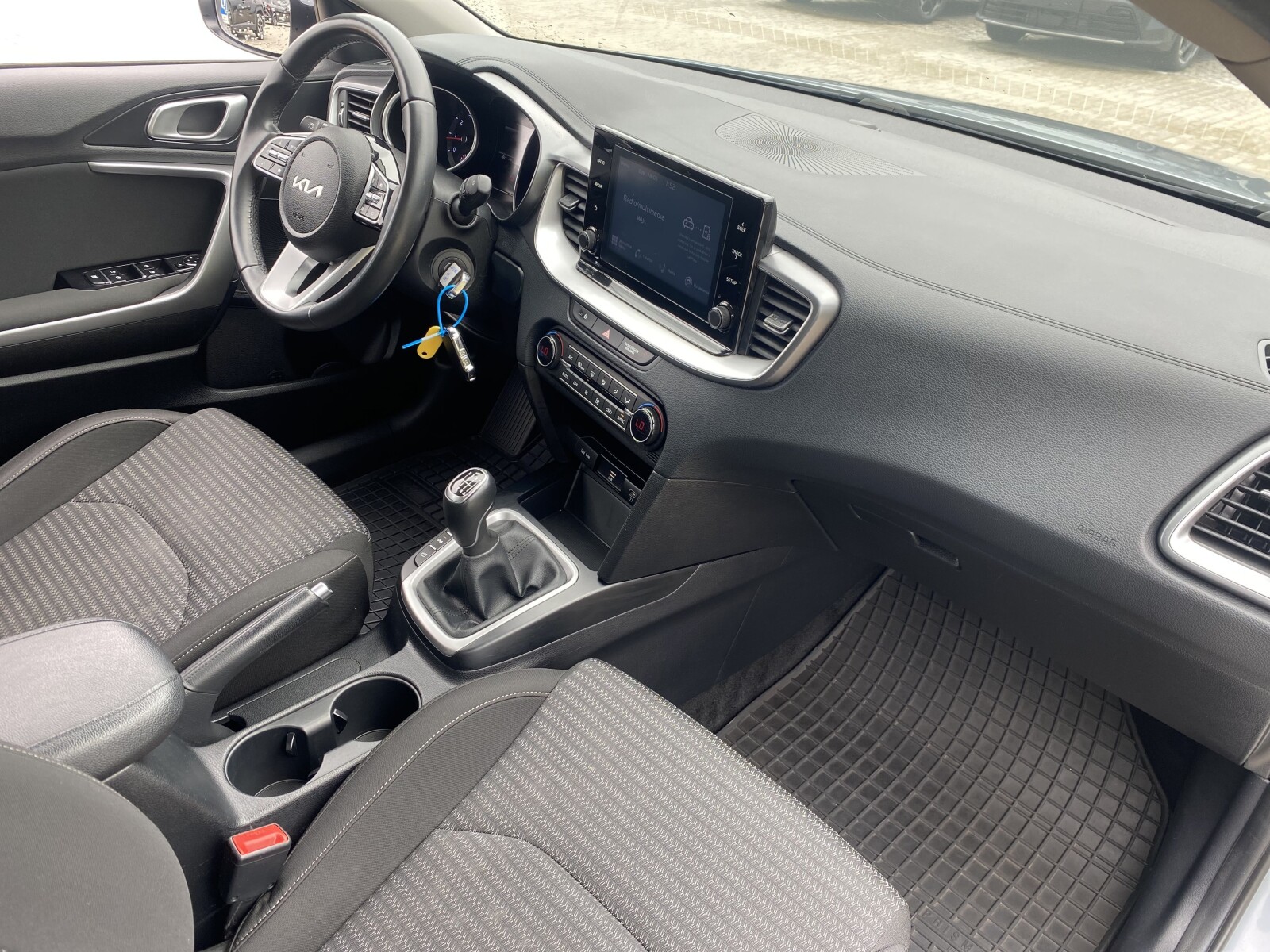 Kia Ceed - zdjęcie 15