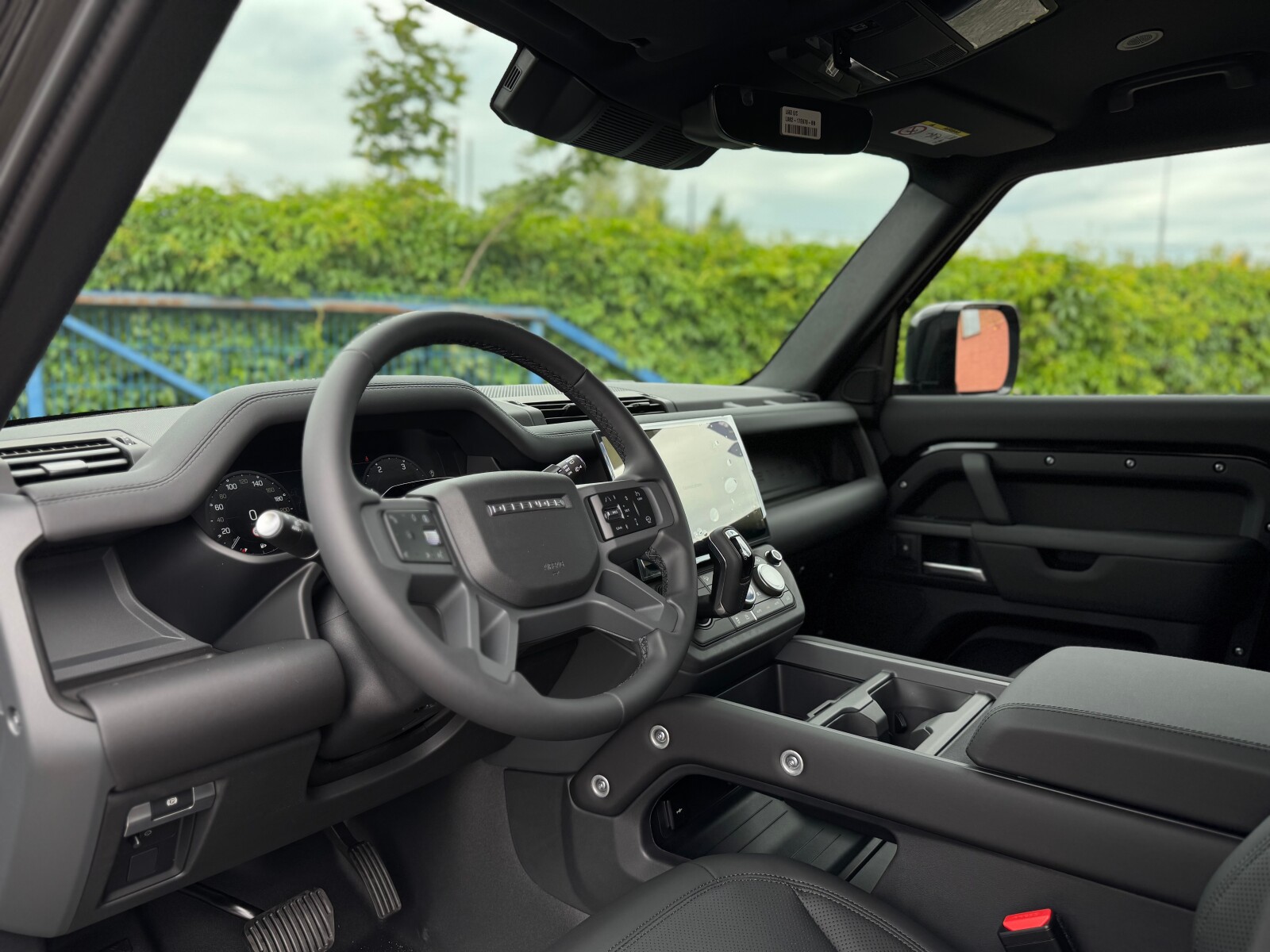 Land Rover Defender 110 - zdjęcie 5