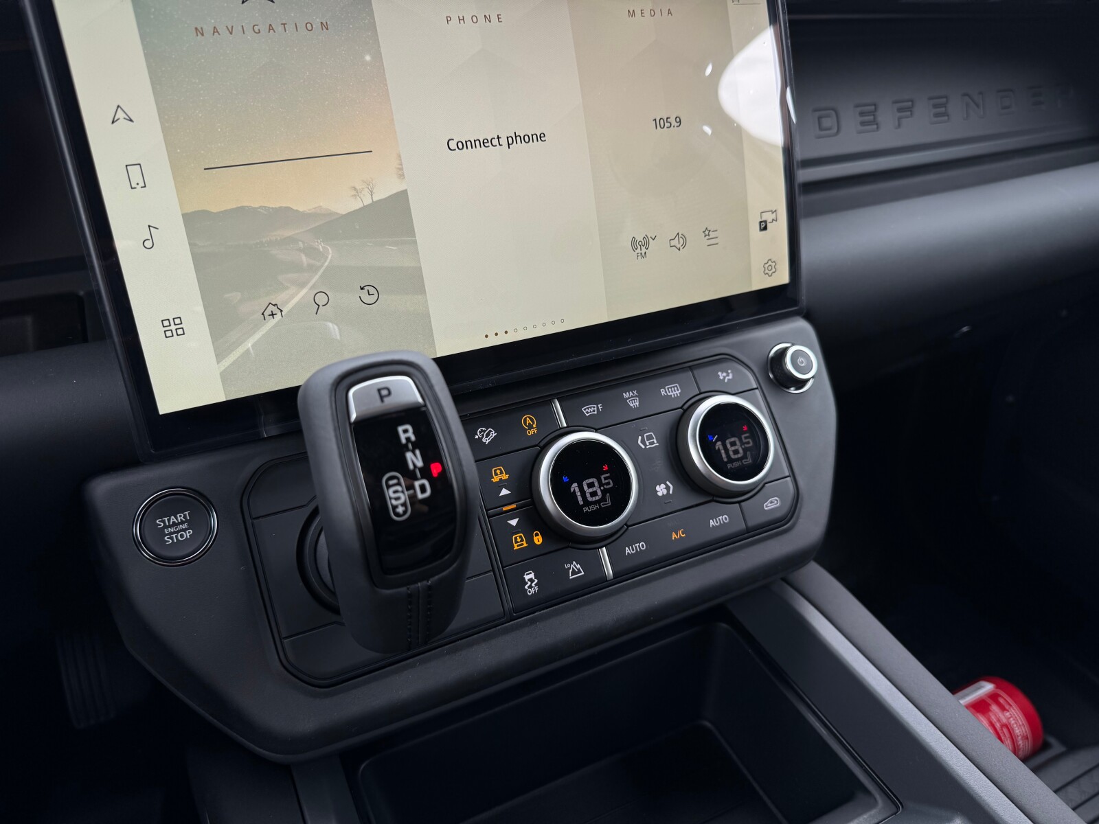 Land Rover Defender 110 - zdjęcie 15