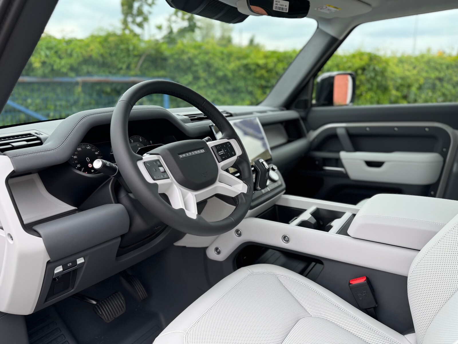 Land Rover Defender 110 - zdjęcie 5
