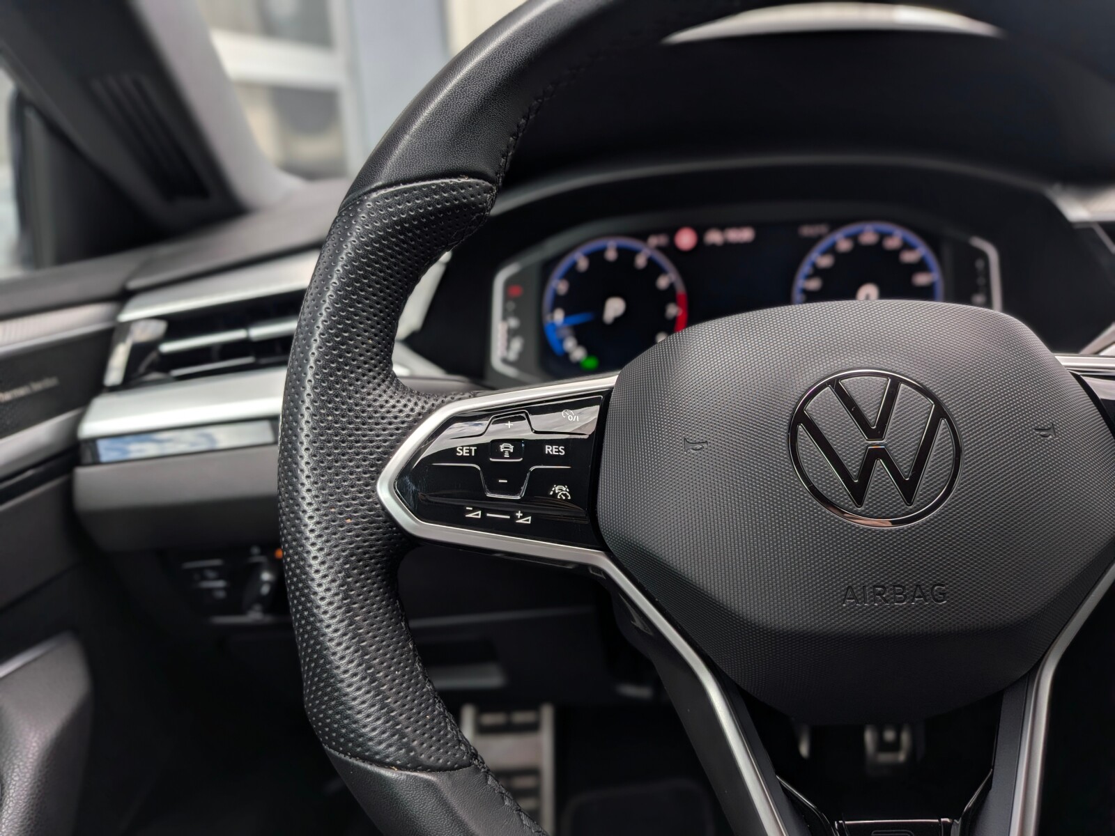 Volkswagen Arteon - zdjęcie 17