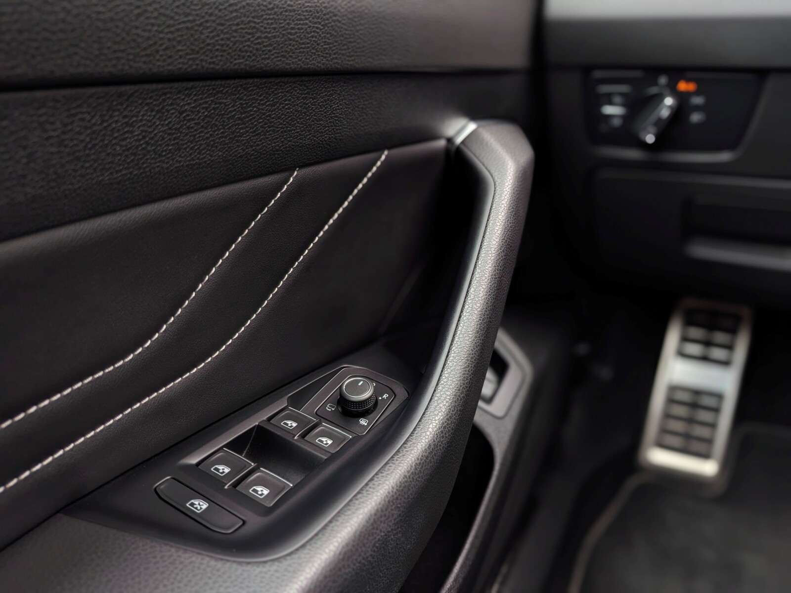 Volkswagen Arteon - zdjęcie 32