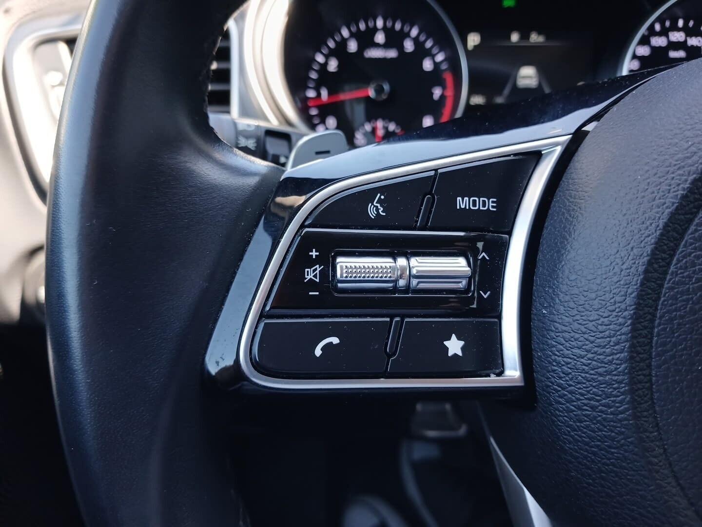 Kia Ceed - zdjęcie 36