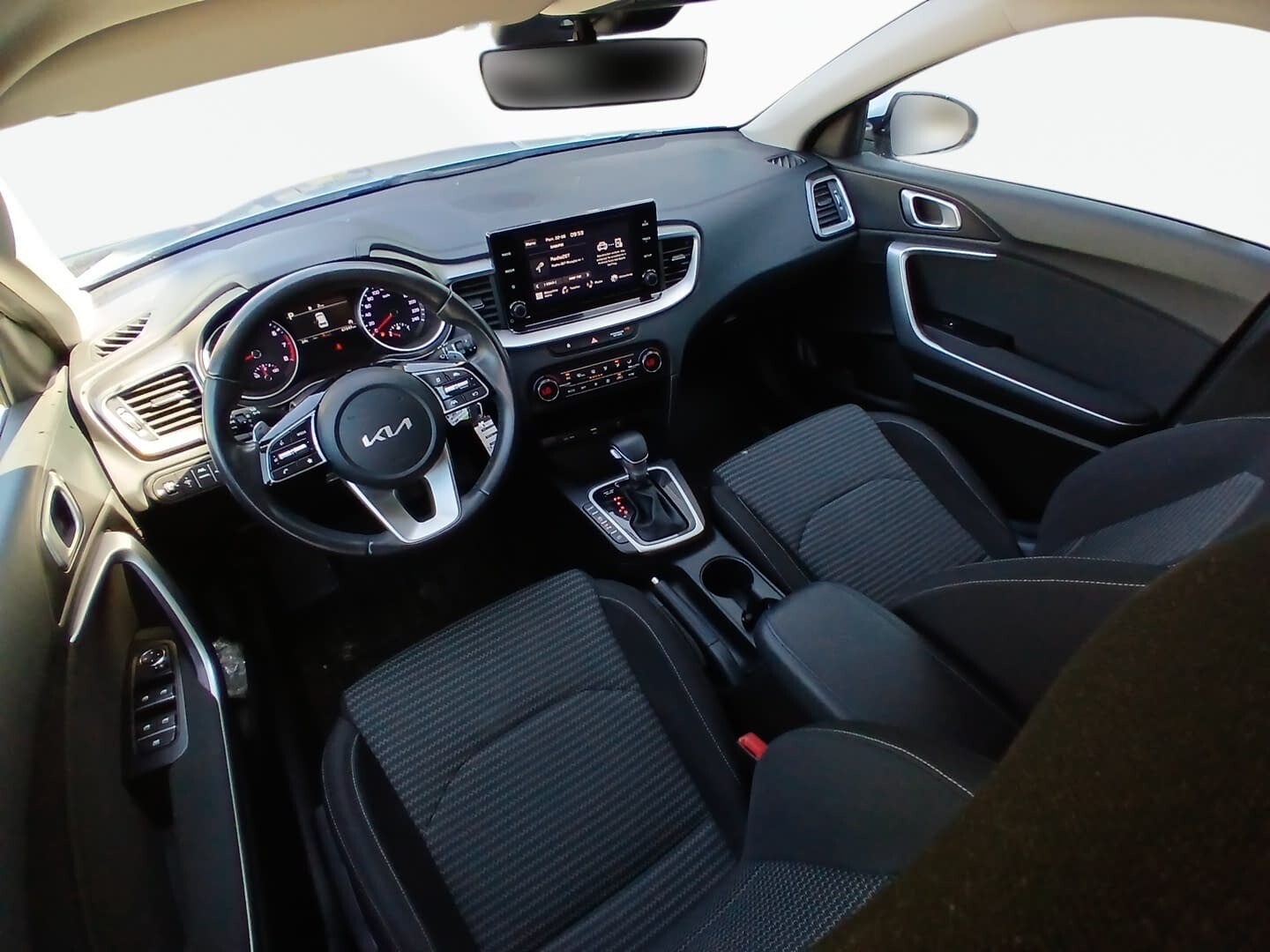 Kia Ceed - zdjęcie 11