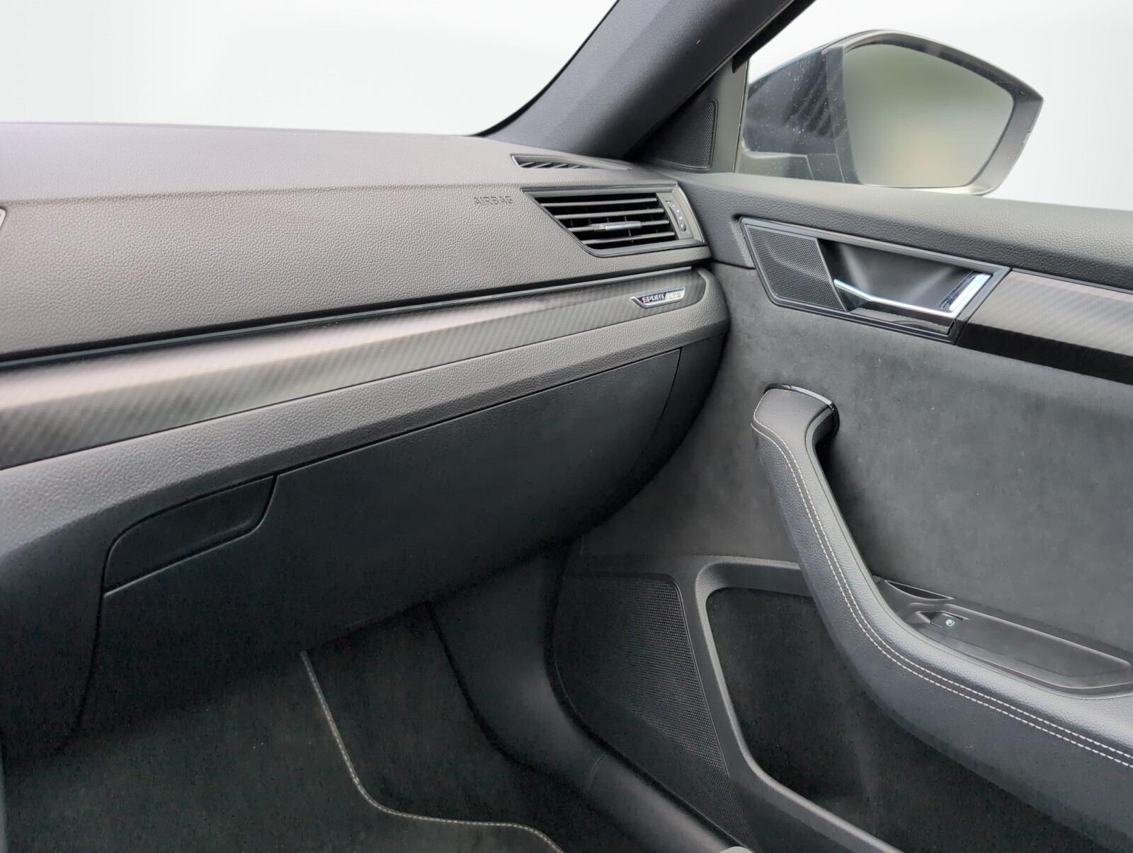Škoda Superb - zdjęcie 38