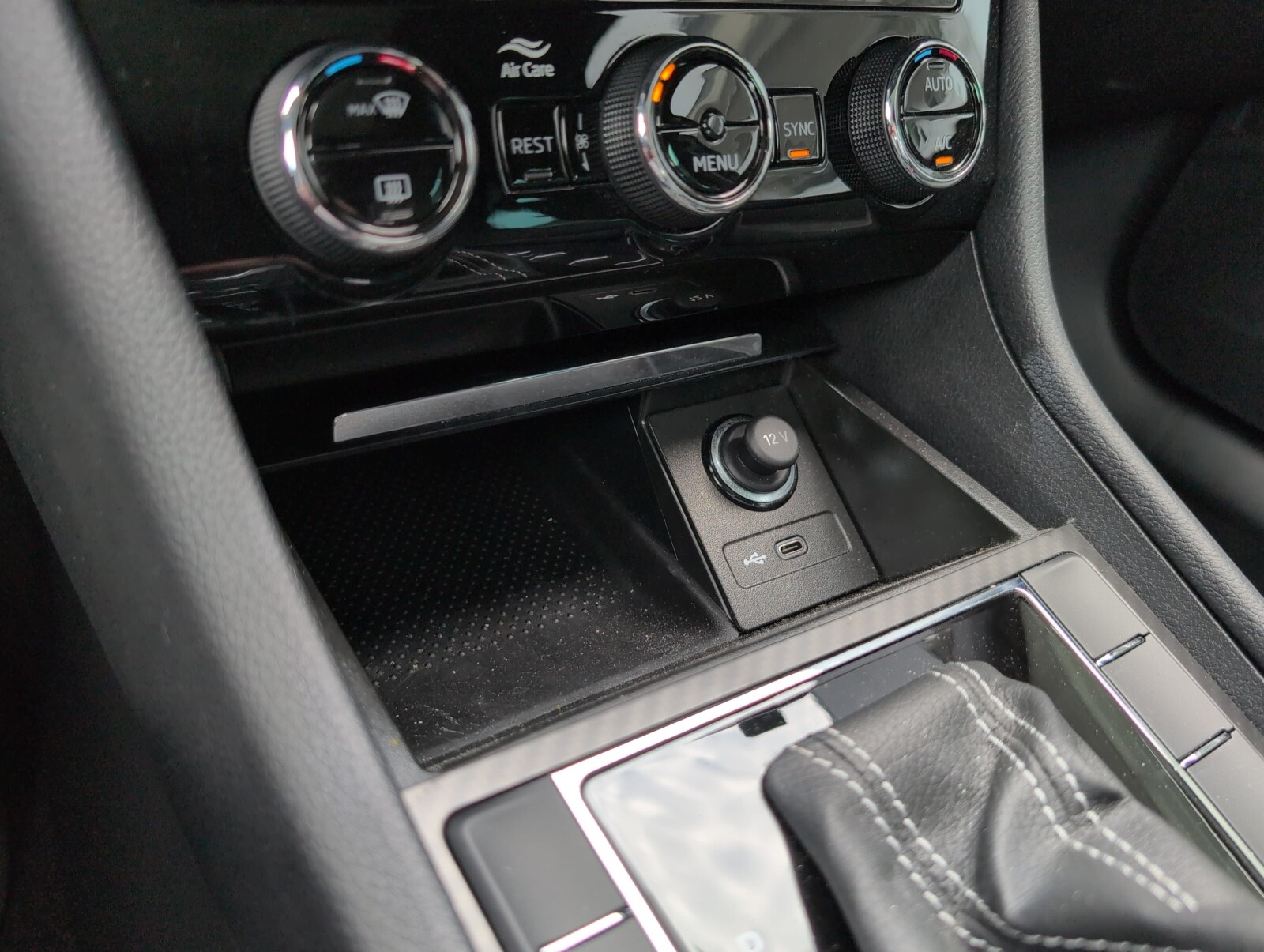 Škoda Superb - zdjęcie 35