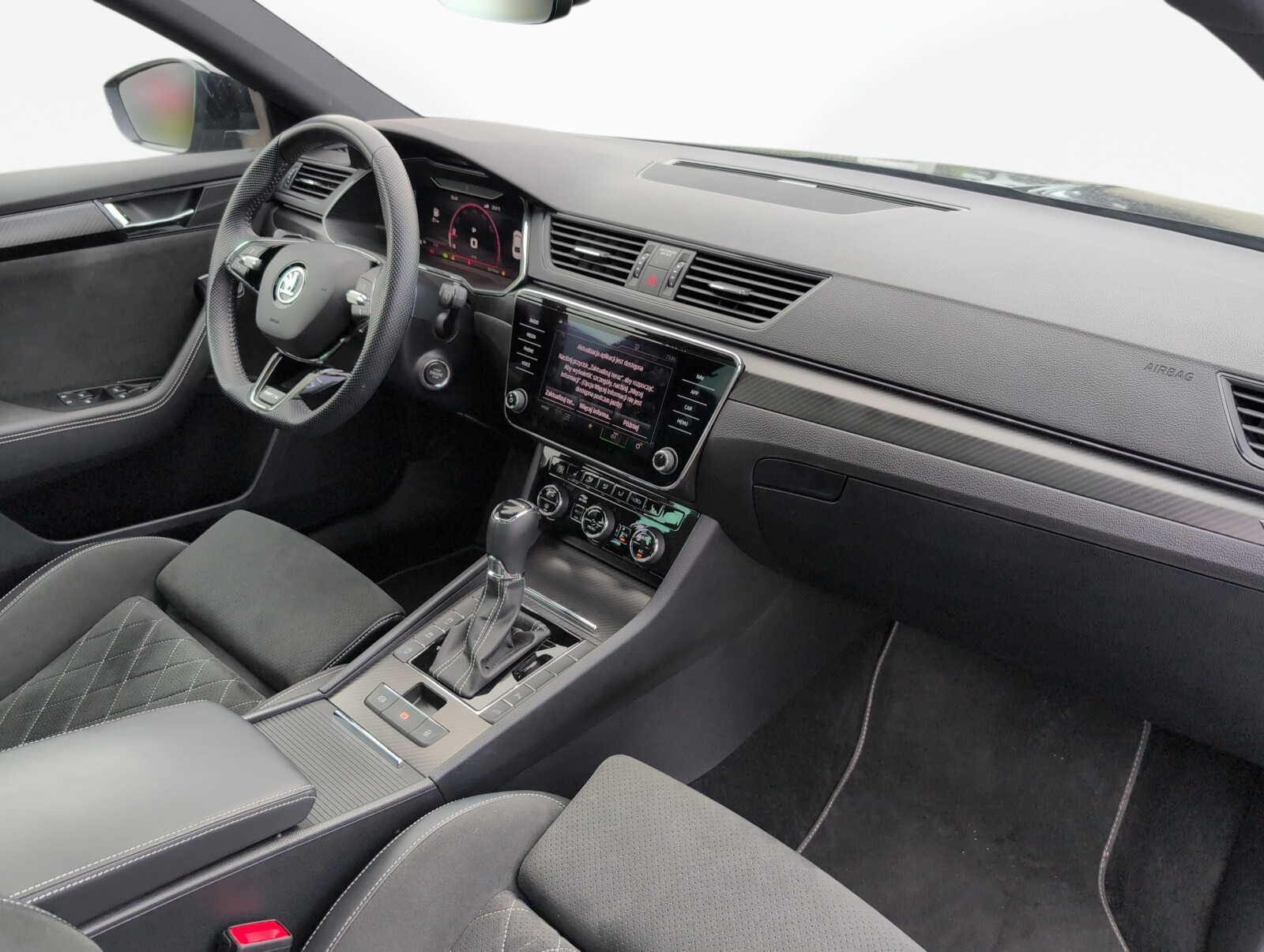Škoda Superb - zdjęcie 17