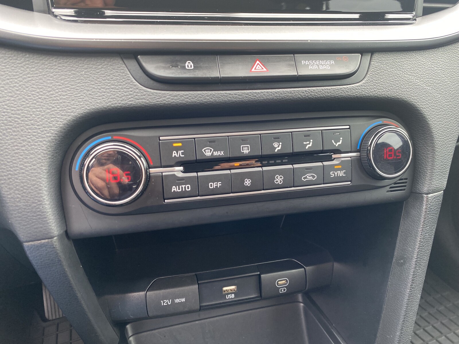 Kia Ceed - zdjęcie 22