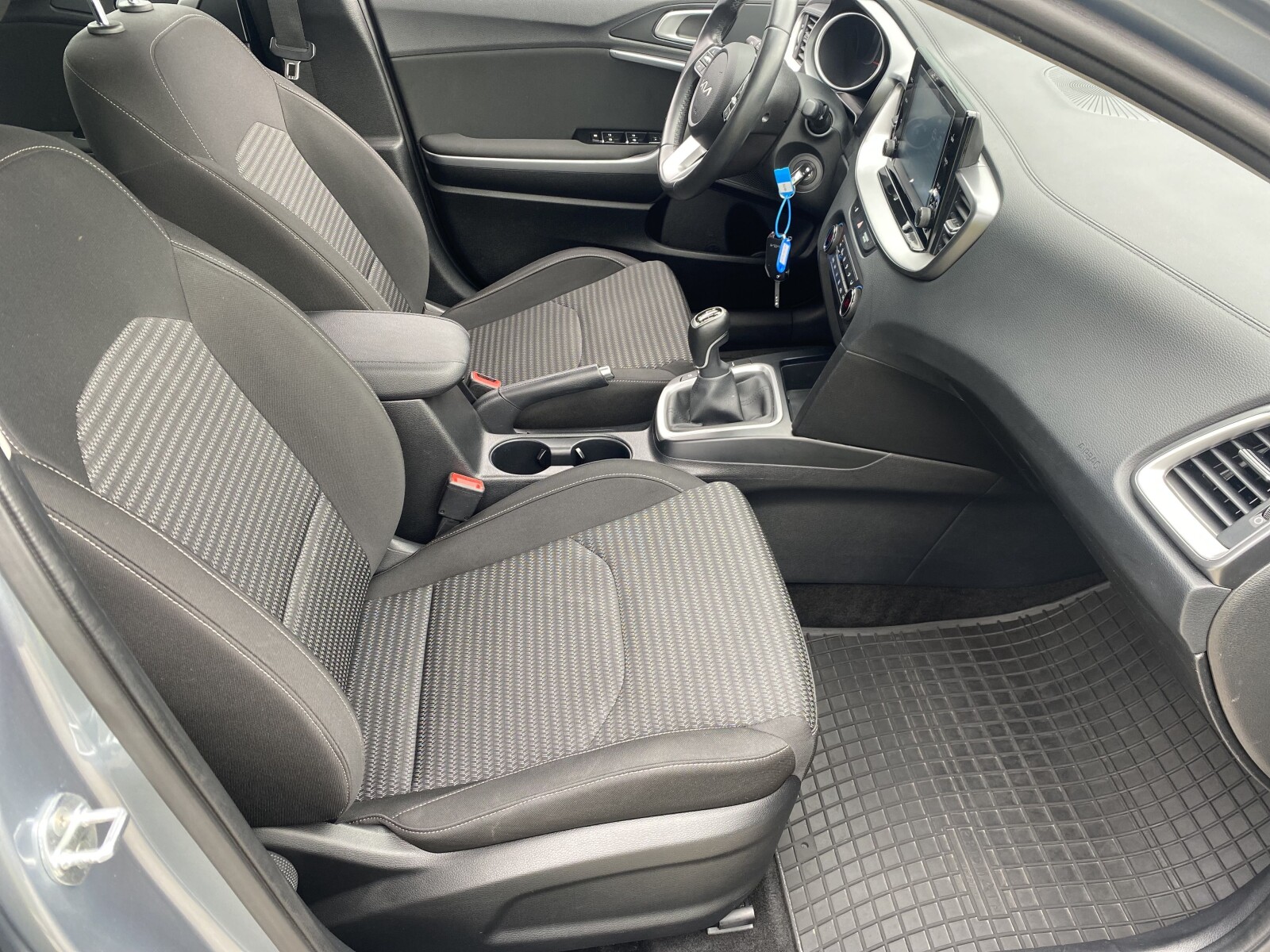 Kia Ceed - zdjęcie 14
