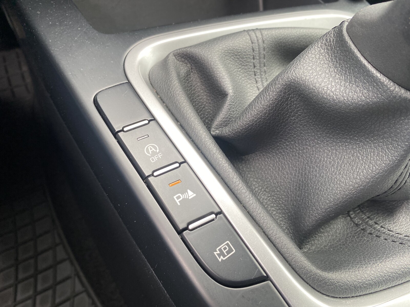 Kia Ceed - zdjęcie 19