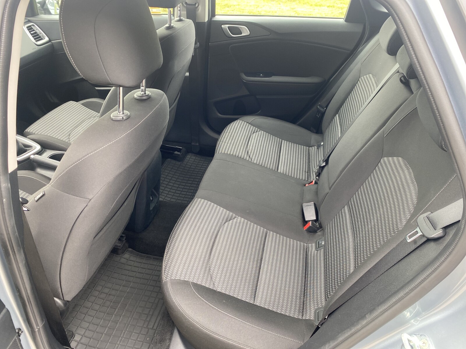 Kia Ceed - zdjęcie 10