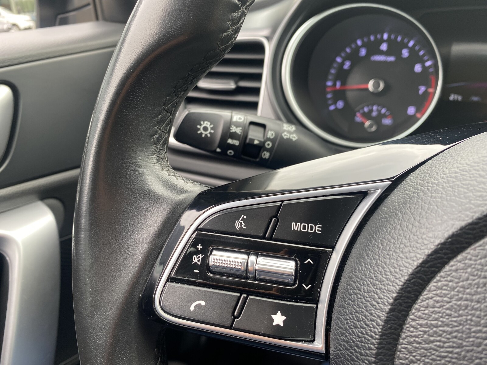Kia Ceed - zdjęcie 18