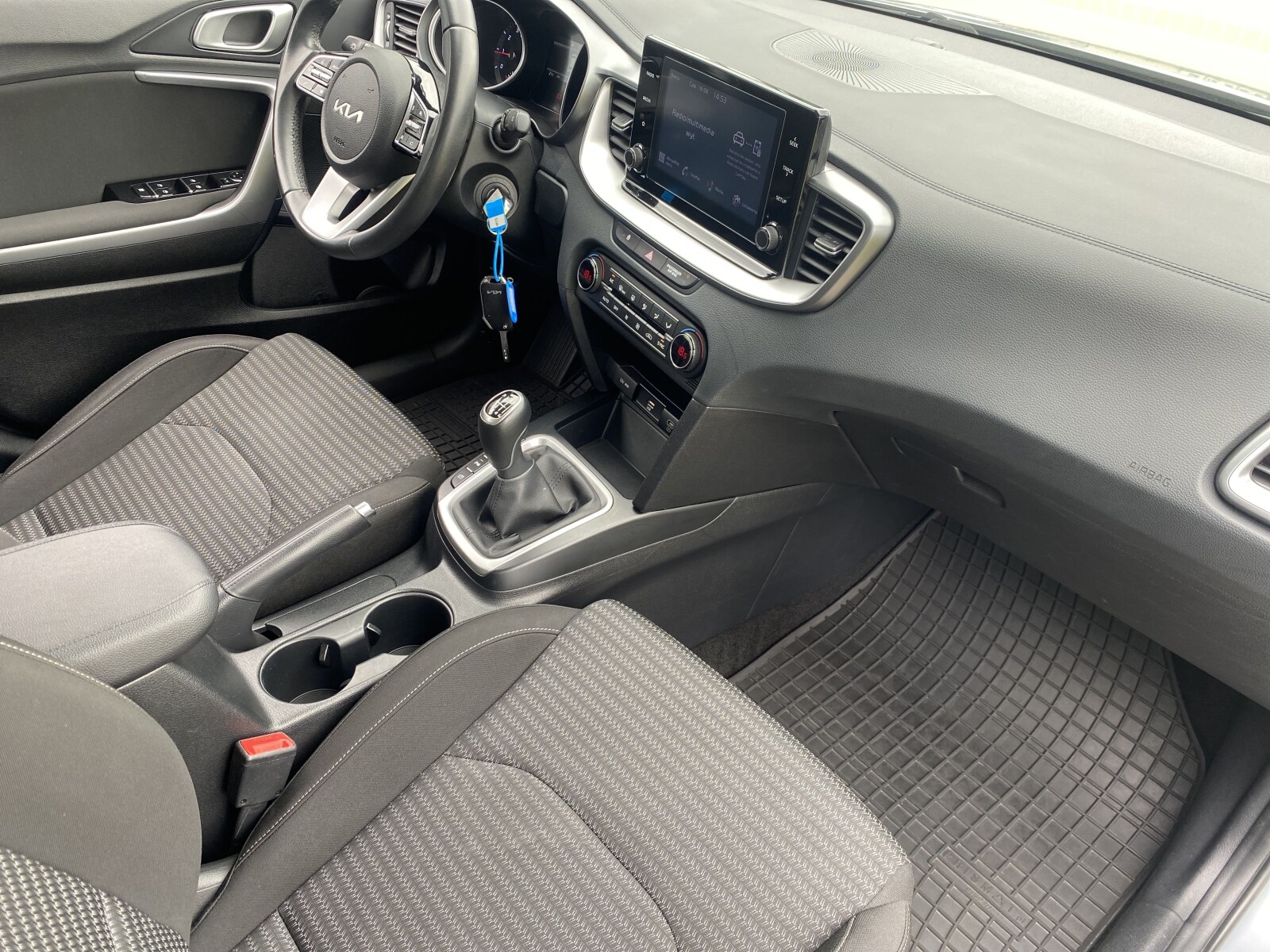 Kia Ceed - zdjęcie 15