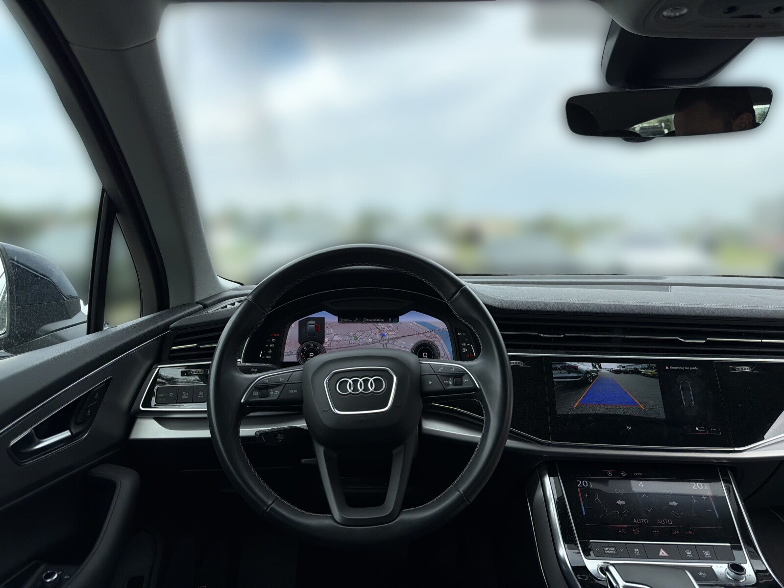 Audi Q7 - zdjęcie 25