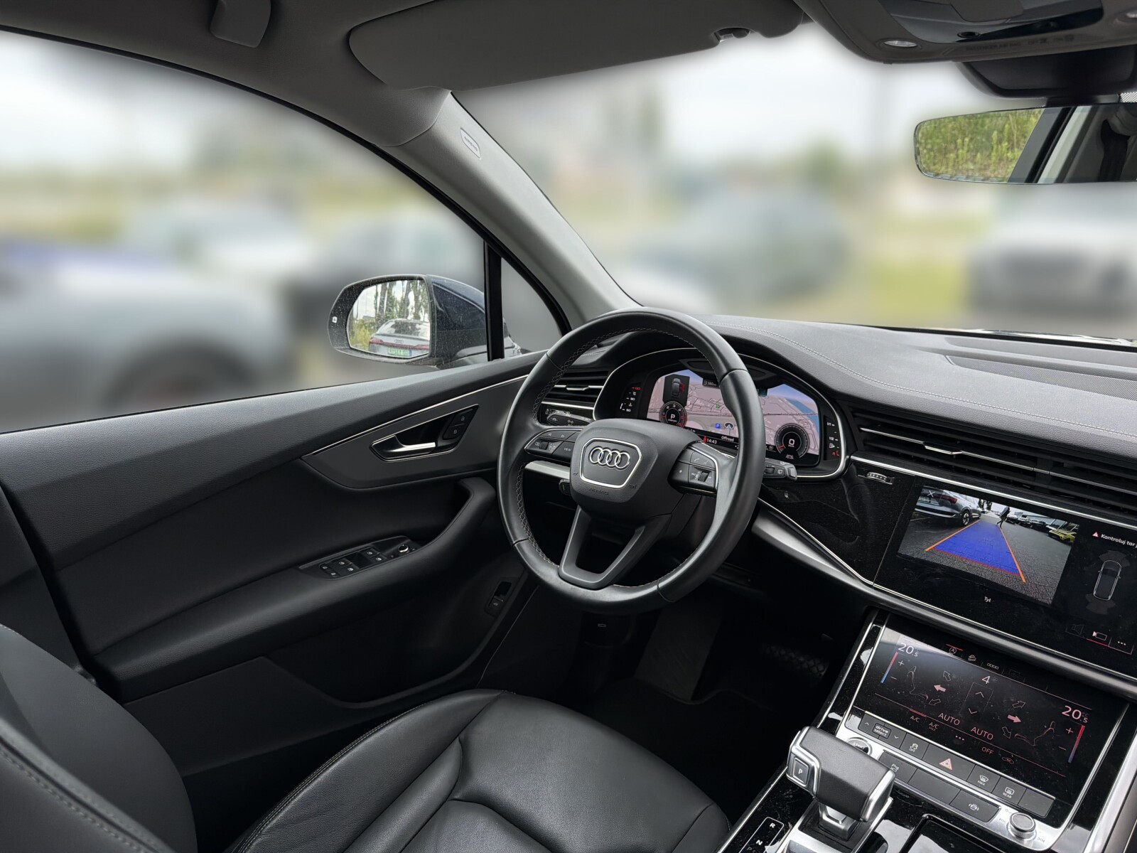 Audi Q7 - zdjęcie 24