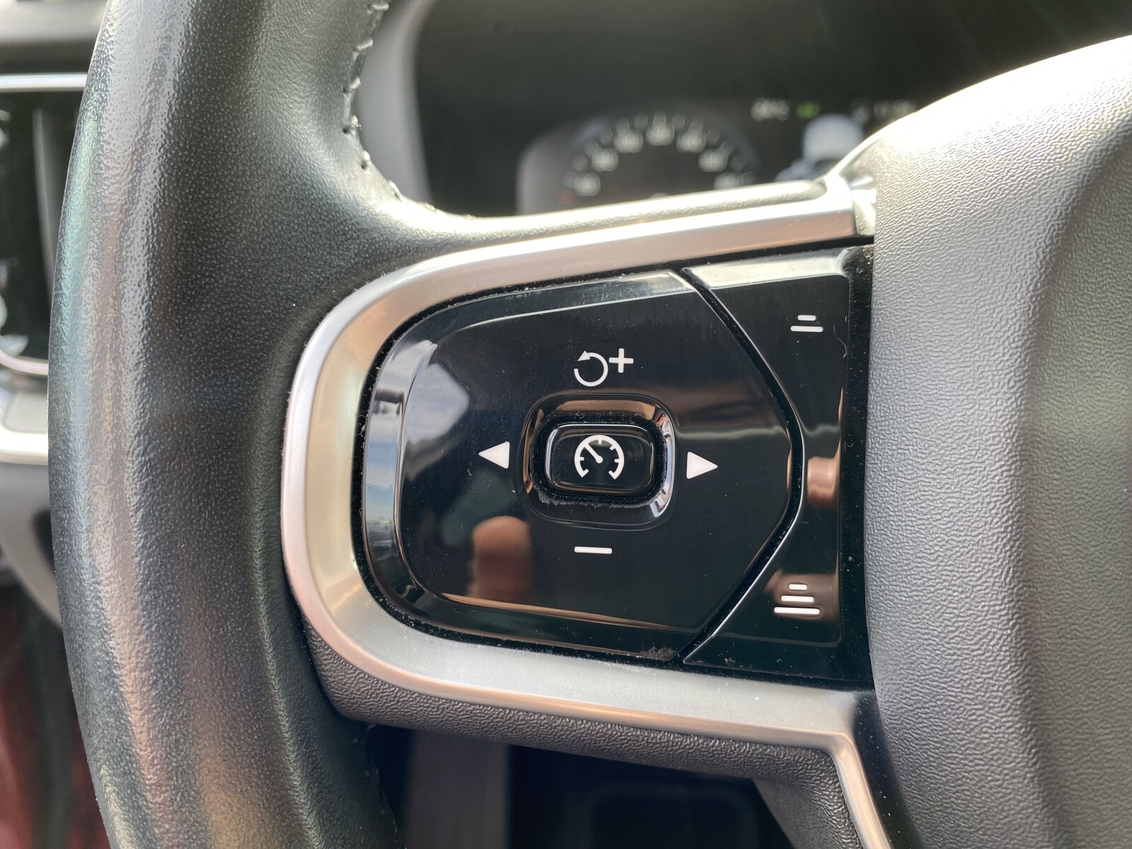 Volvo V60 Cross Country - zdjęcie 25