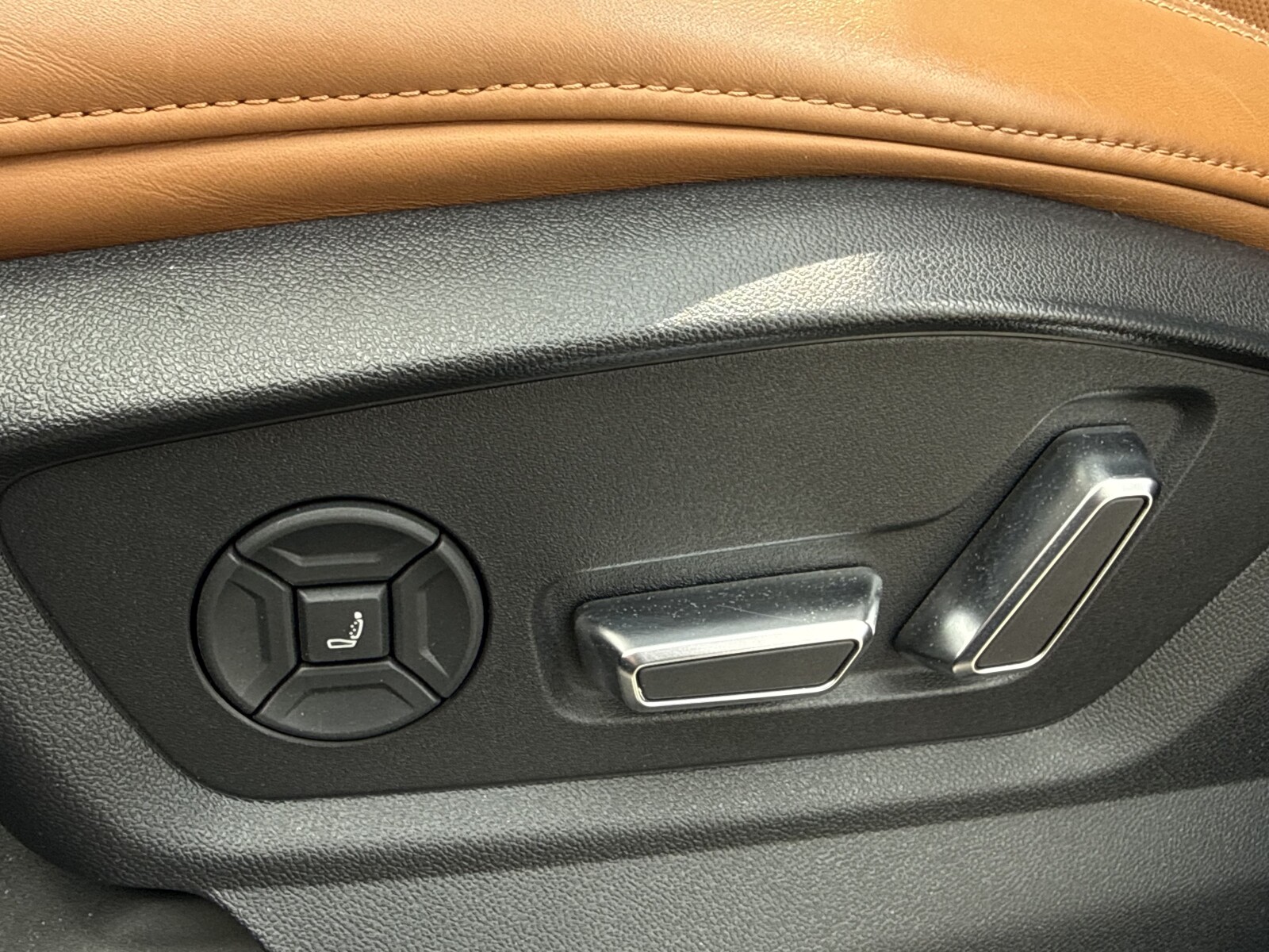 Audi Q8 - zdjęcie 11