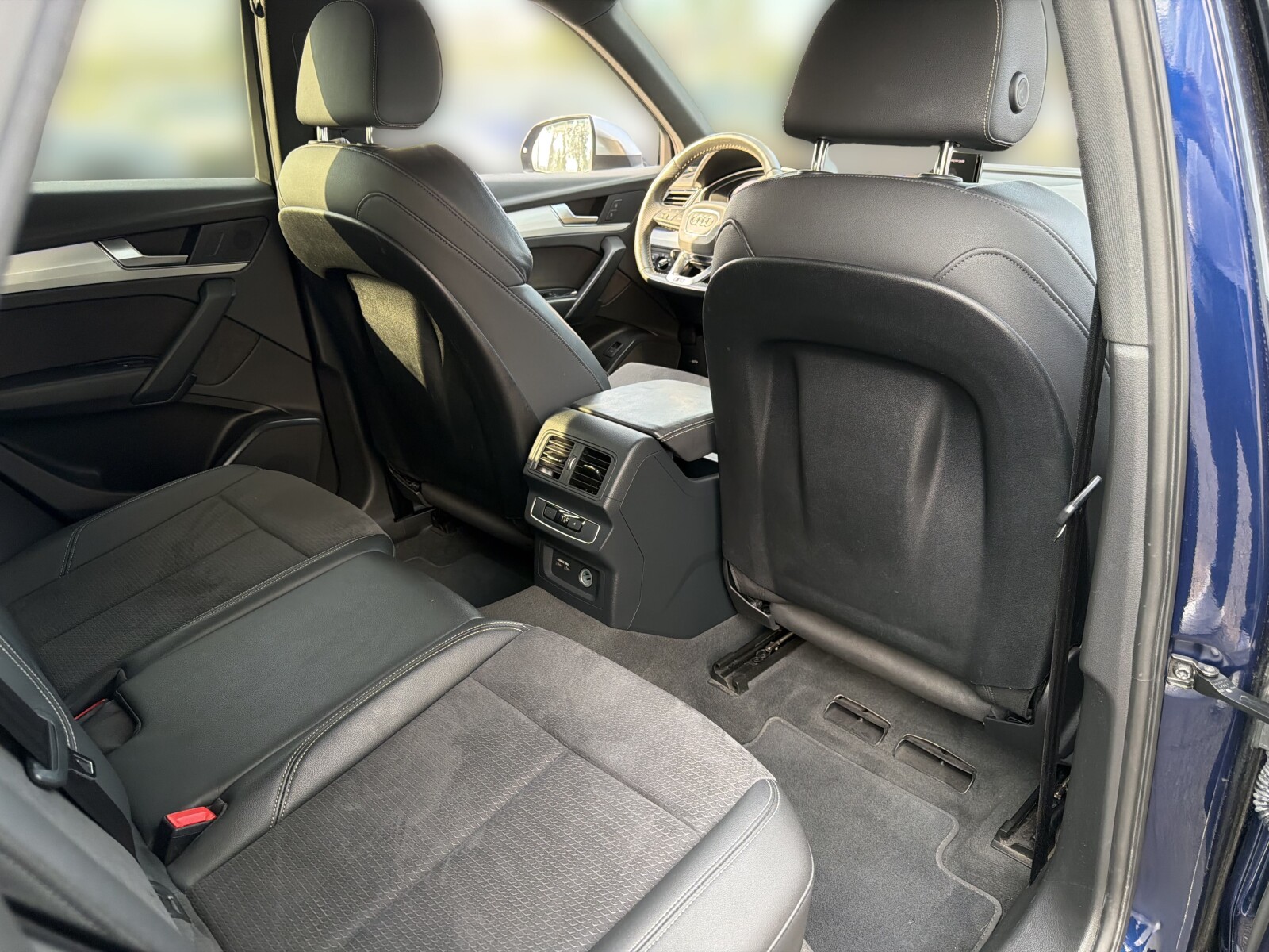 Audi SQ5 Sportback - zdjęcie 17