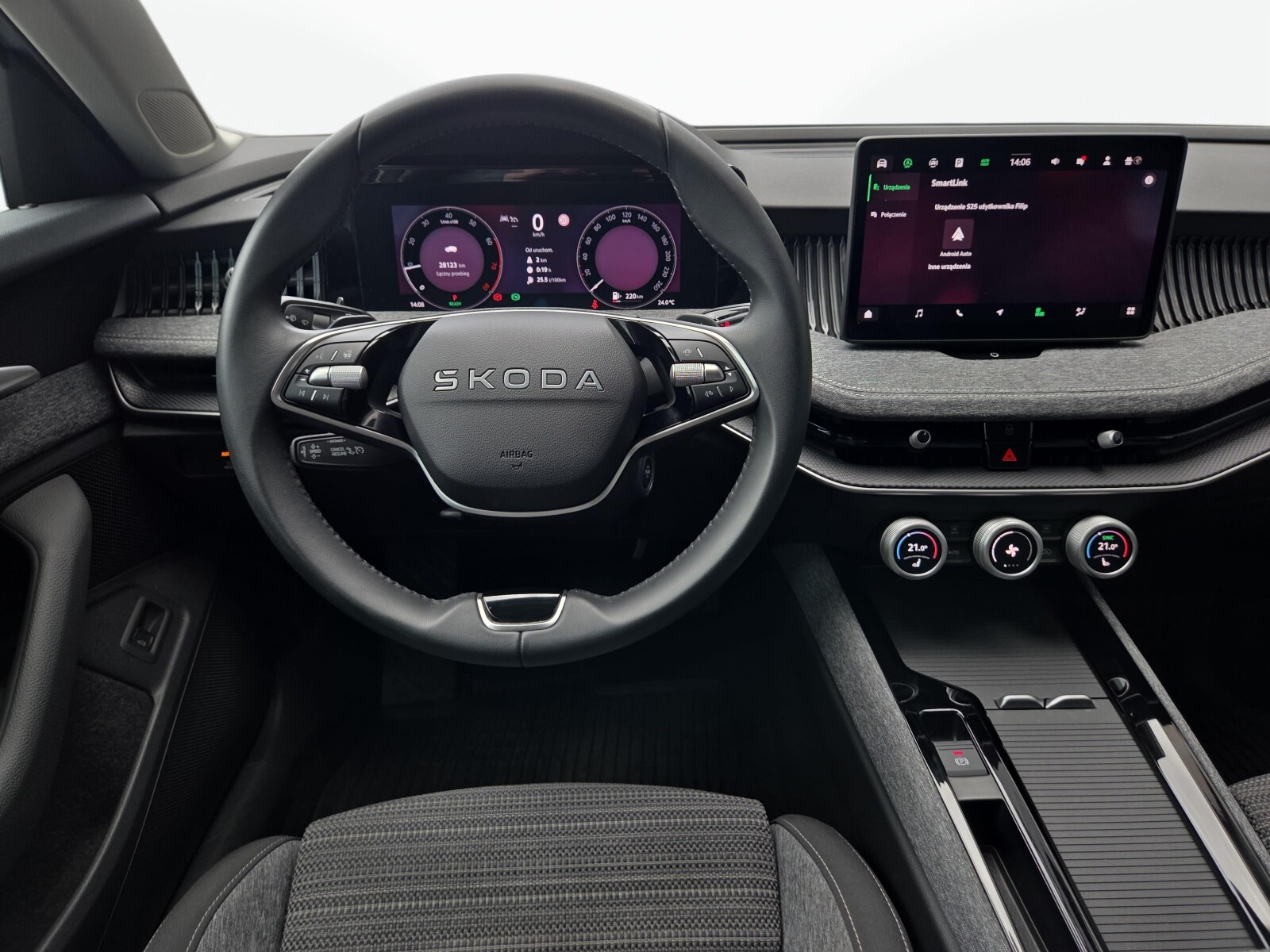 Škoda Superb Combi - zdjęcie 9