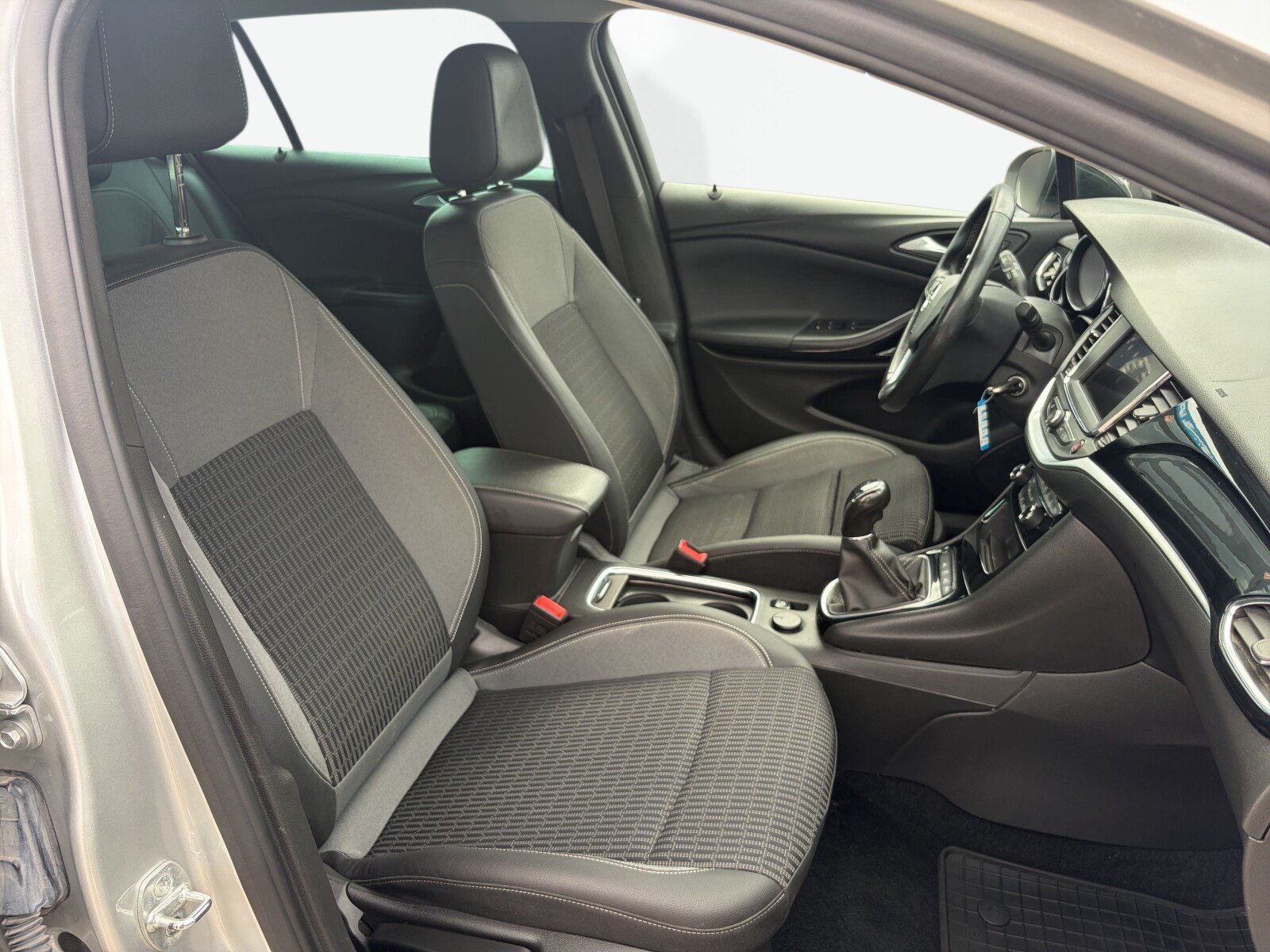 Opel Astra - zdjęcie 12