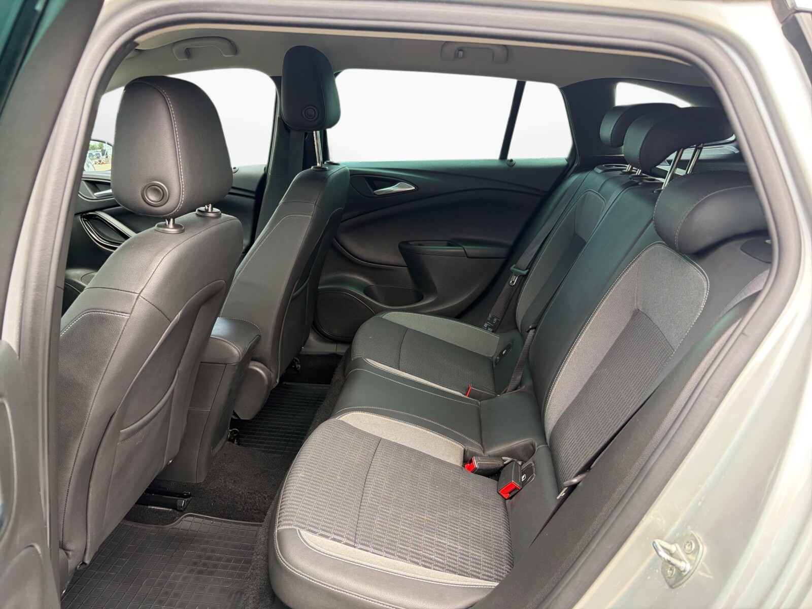 Opel Astra - zdjęcie 23