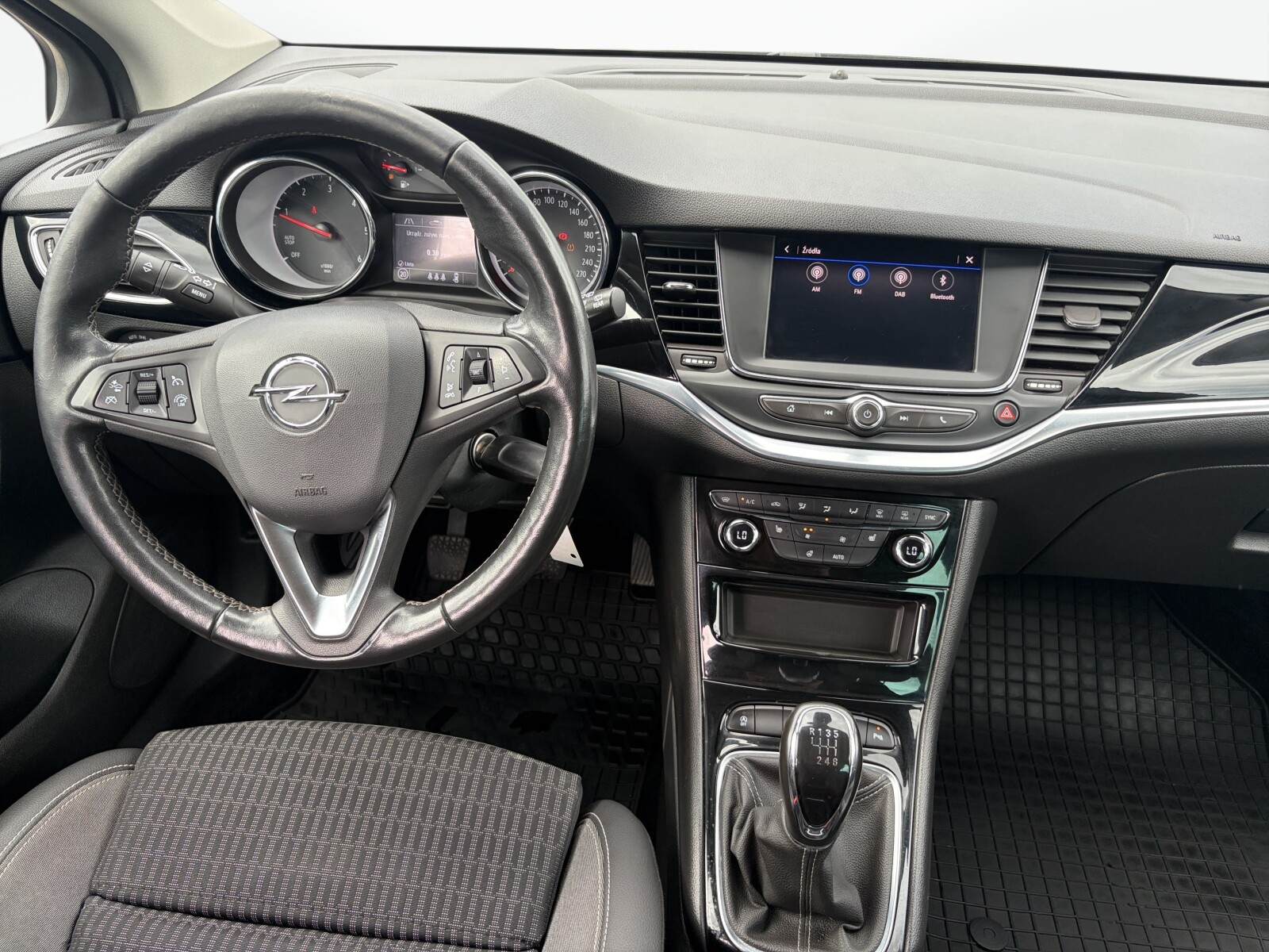 Opel Astra - zdjęcie 11