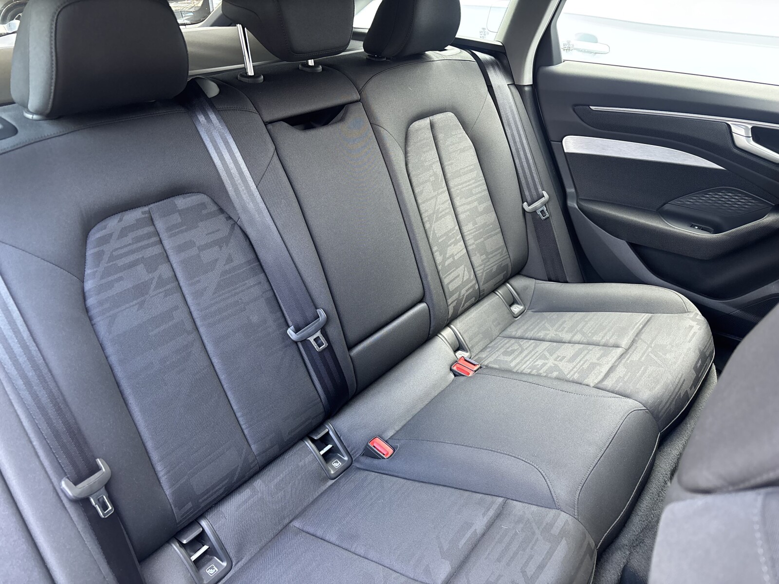 Audi A6 Avant - zdjęcie 33