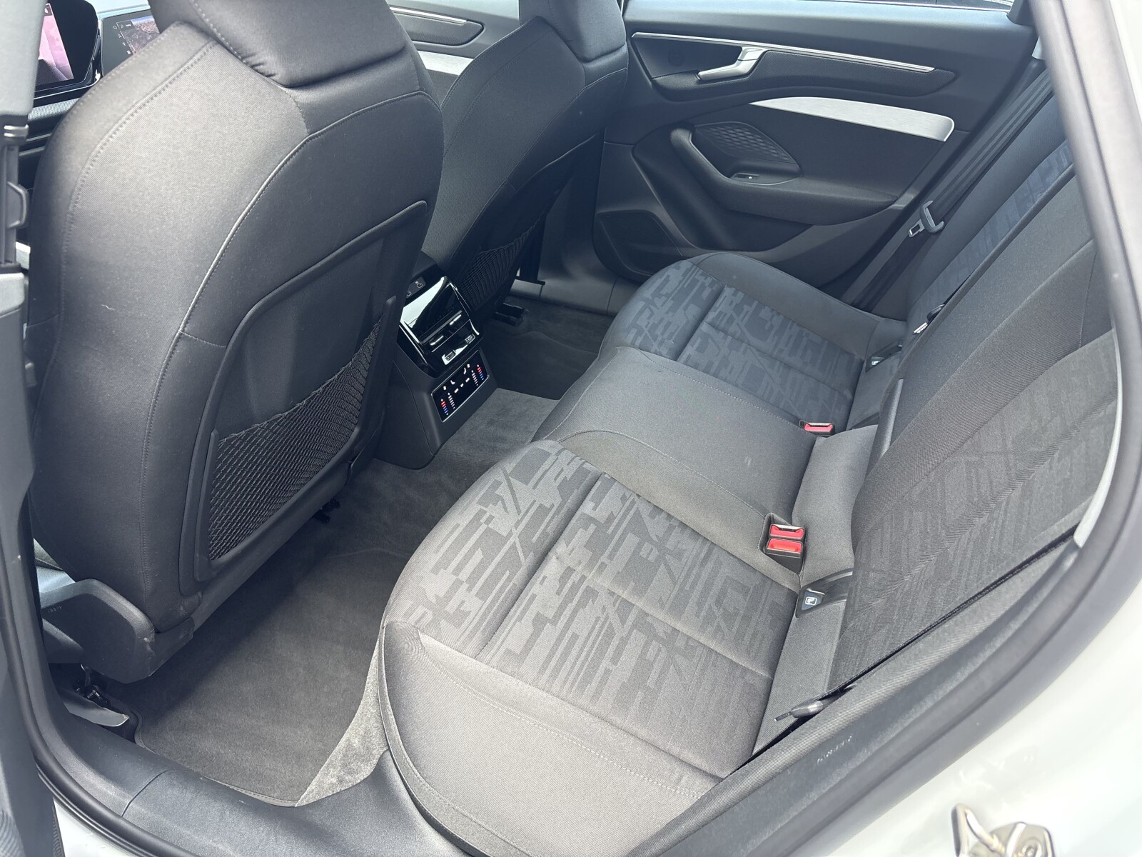 Audi A6 Avant - zdjęcie 30