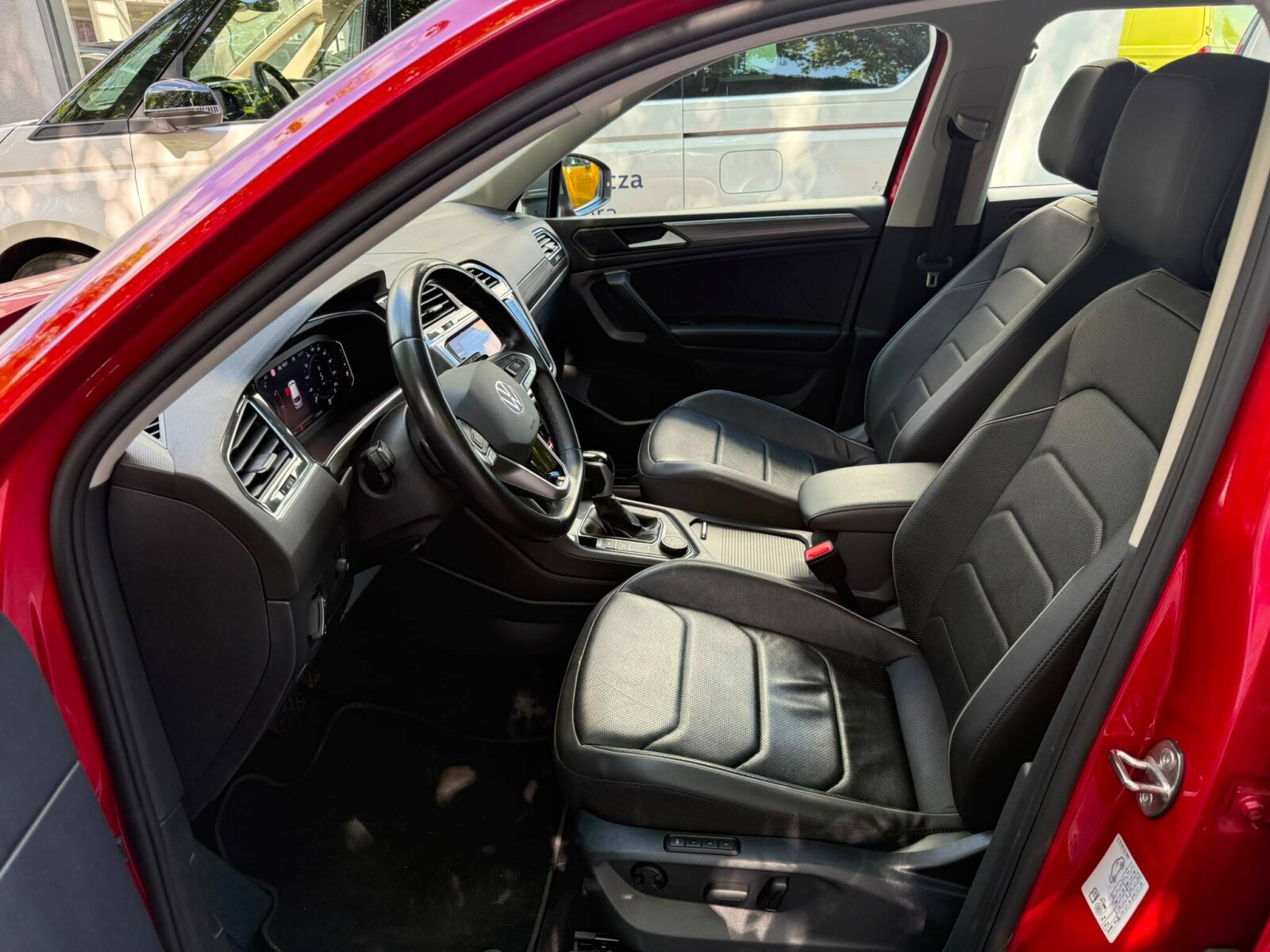Volkswagen Tiguan Allspace - zdjęcie 13