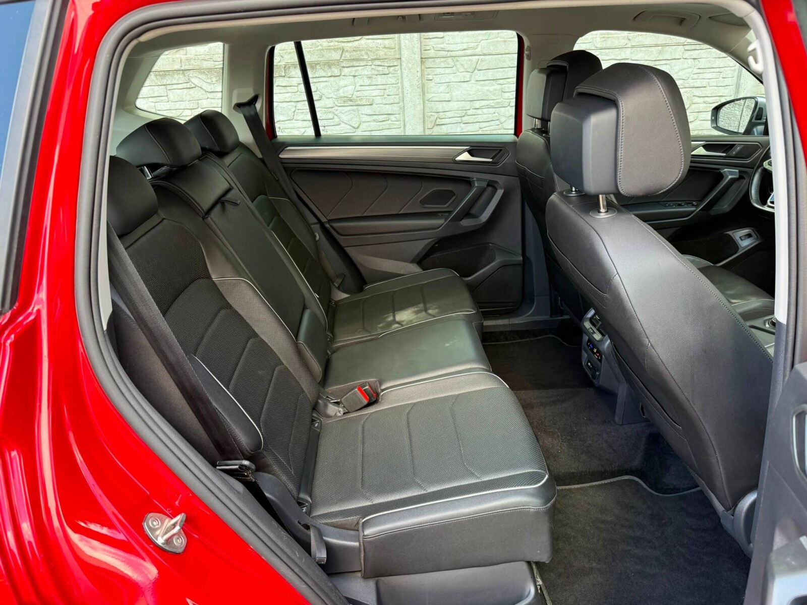 Volkswagen Tiguan Allspace - zdjęcie 16