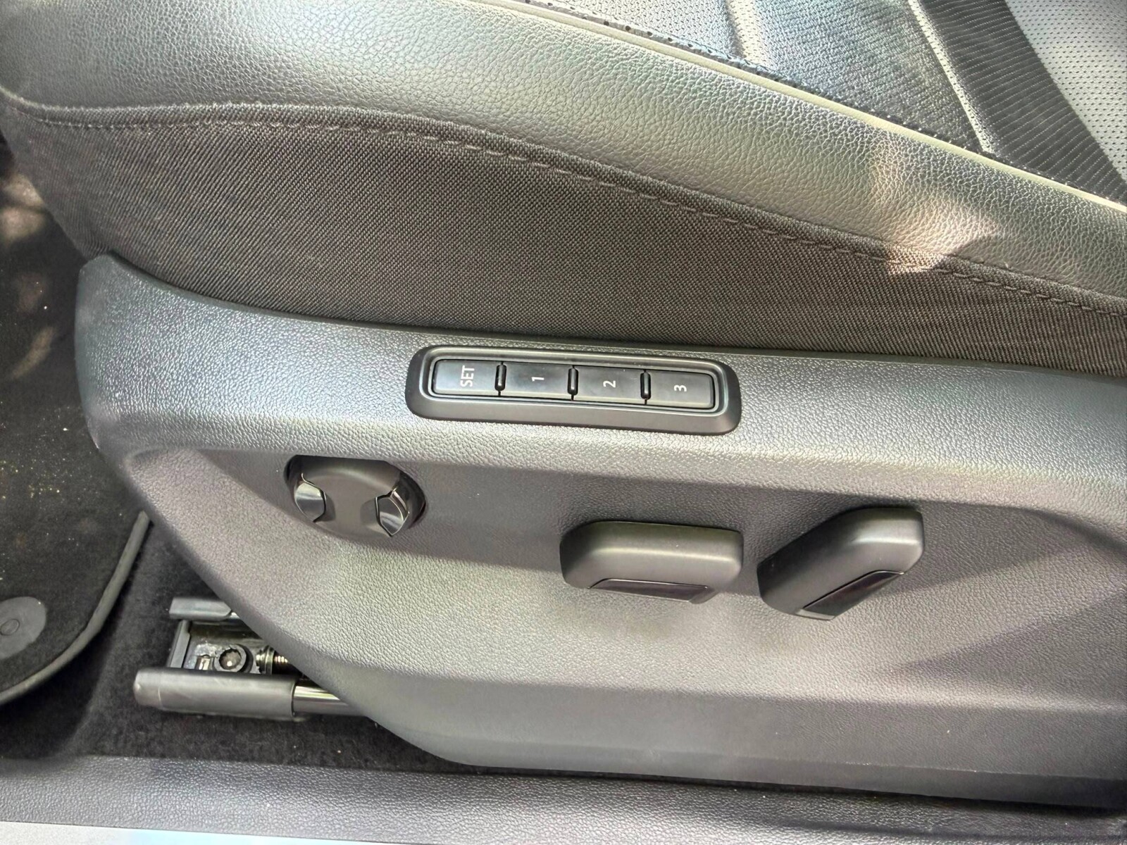 Volkswagen Tiguan Allspace - zdjęcie 14