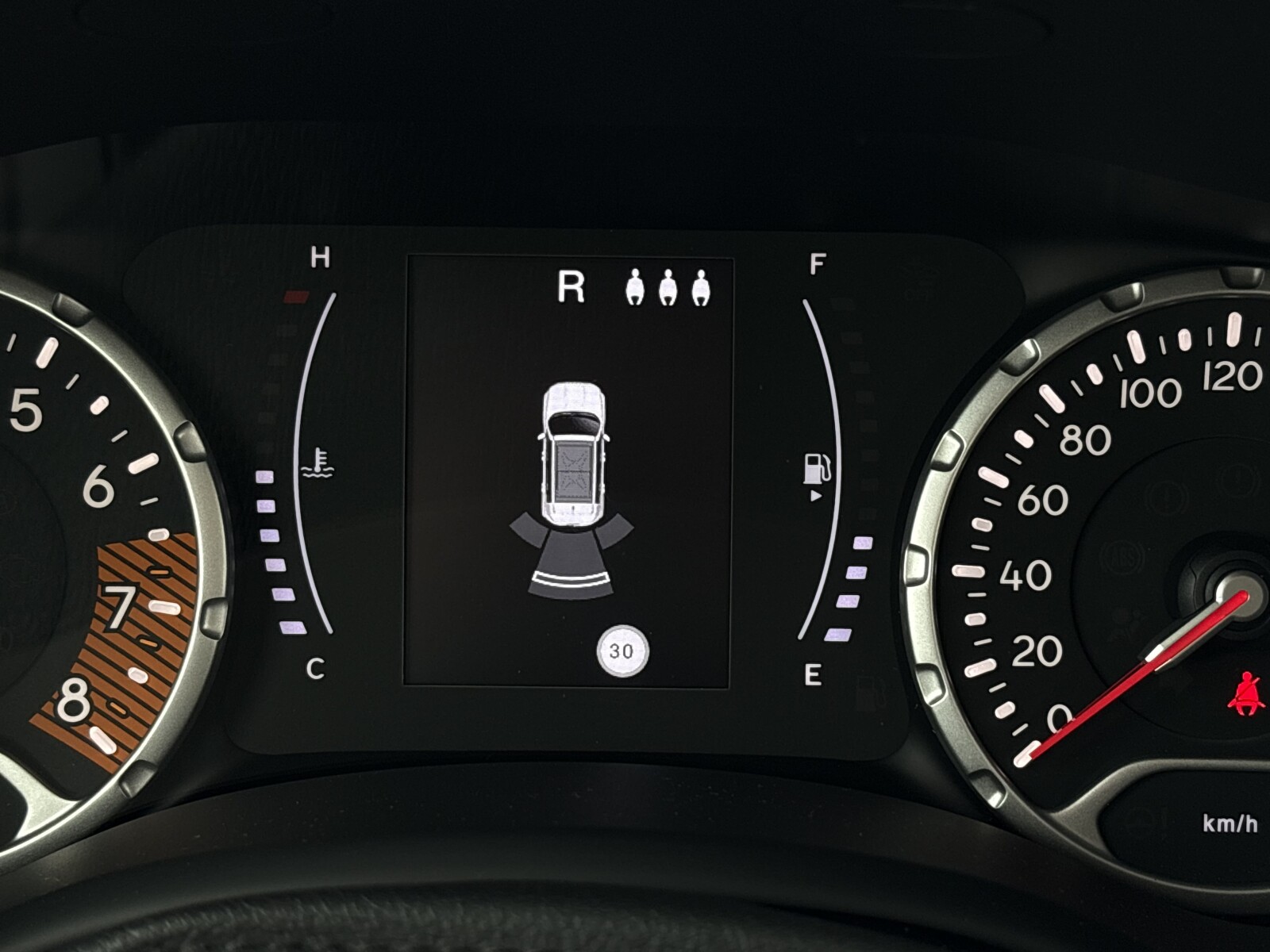 Jeep Renegade - zdjęcie 18