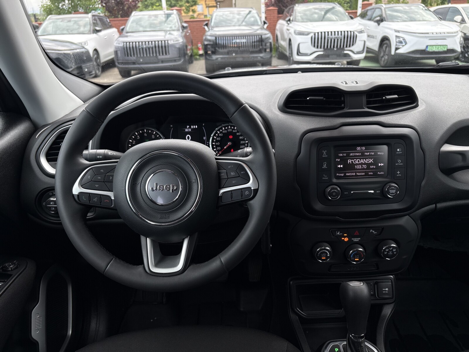 Jeep Renegade - zdjęcie 12