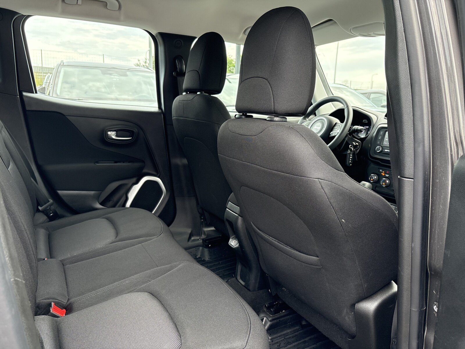 Jeep Renegade - zdjęcie 26