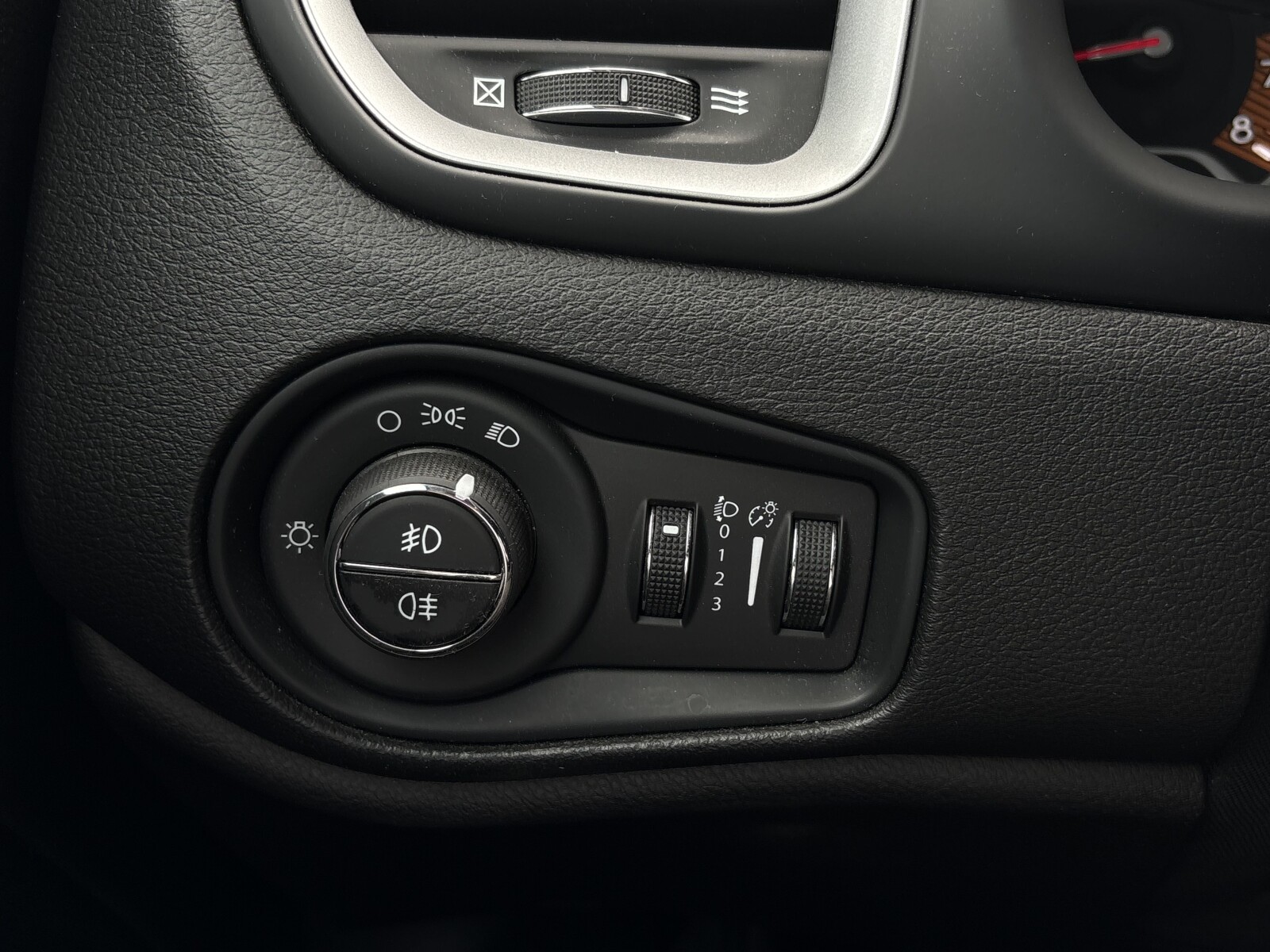 Jeep Renegade - zdjęcie 11