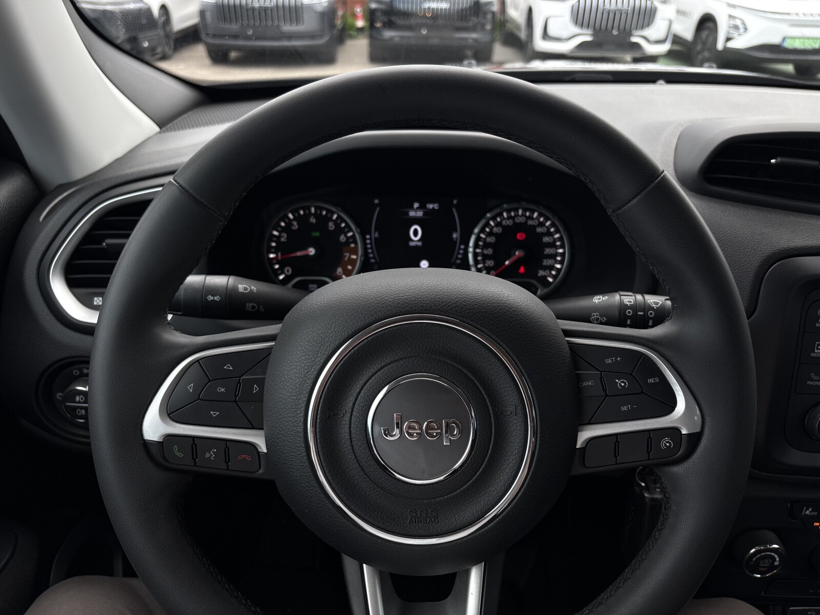 Jeep Renegade - zdjęcie 15