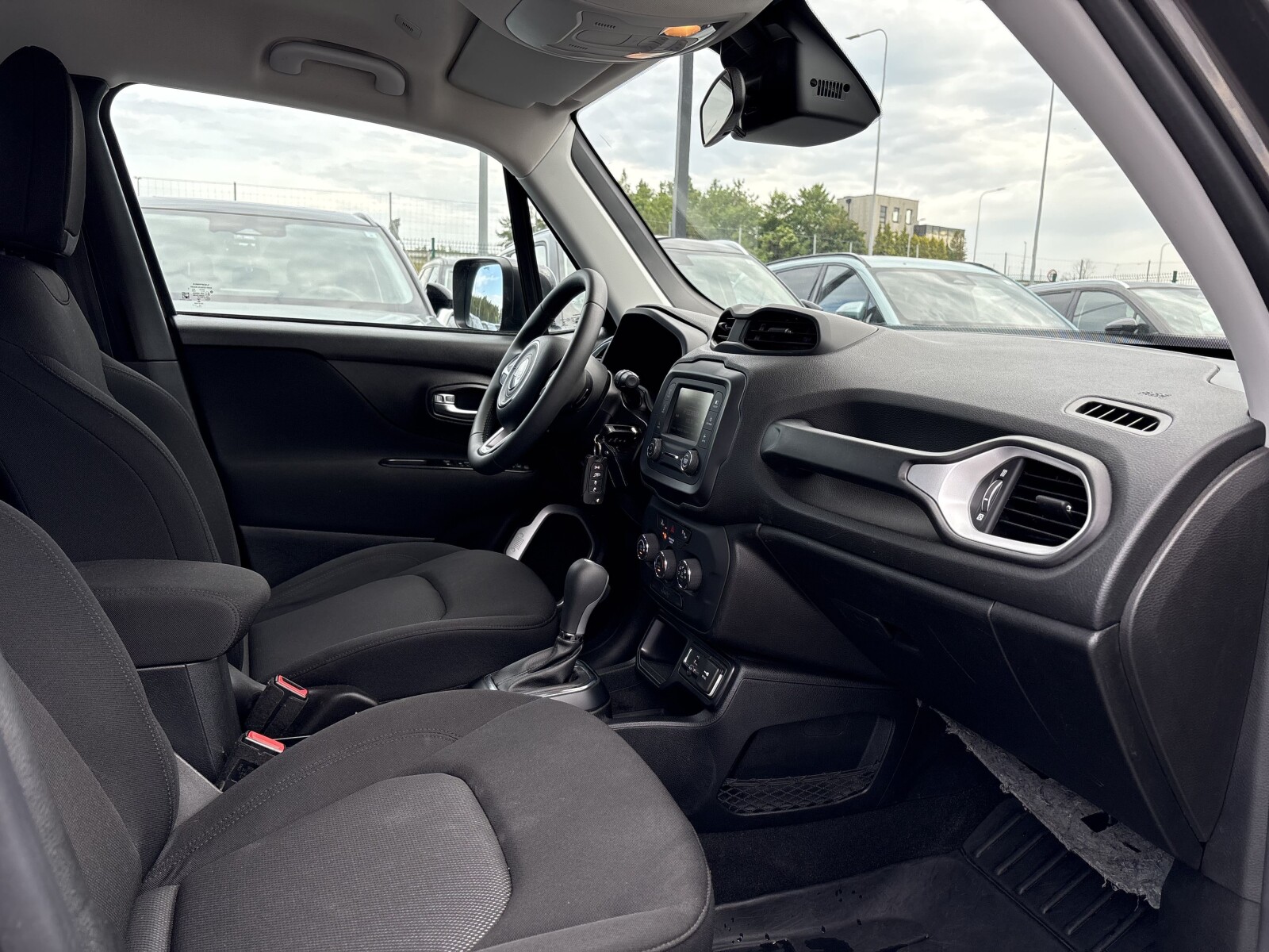 Jeep Renegade - zdjęcie 9