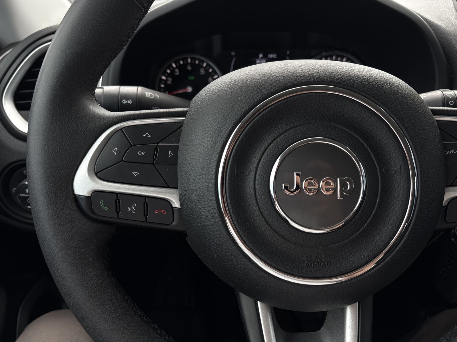 Jeep Renegade - zdjęcie 19