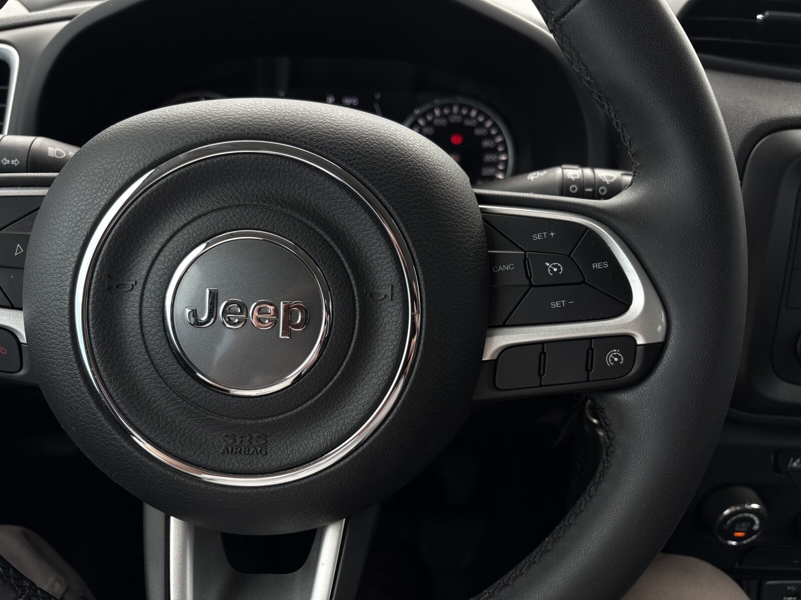 Jeep Renegade - zdjęcie 20
