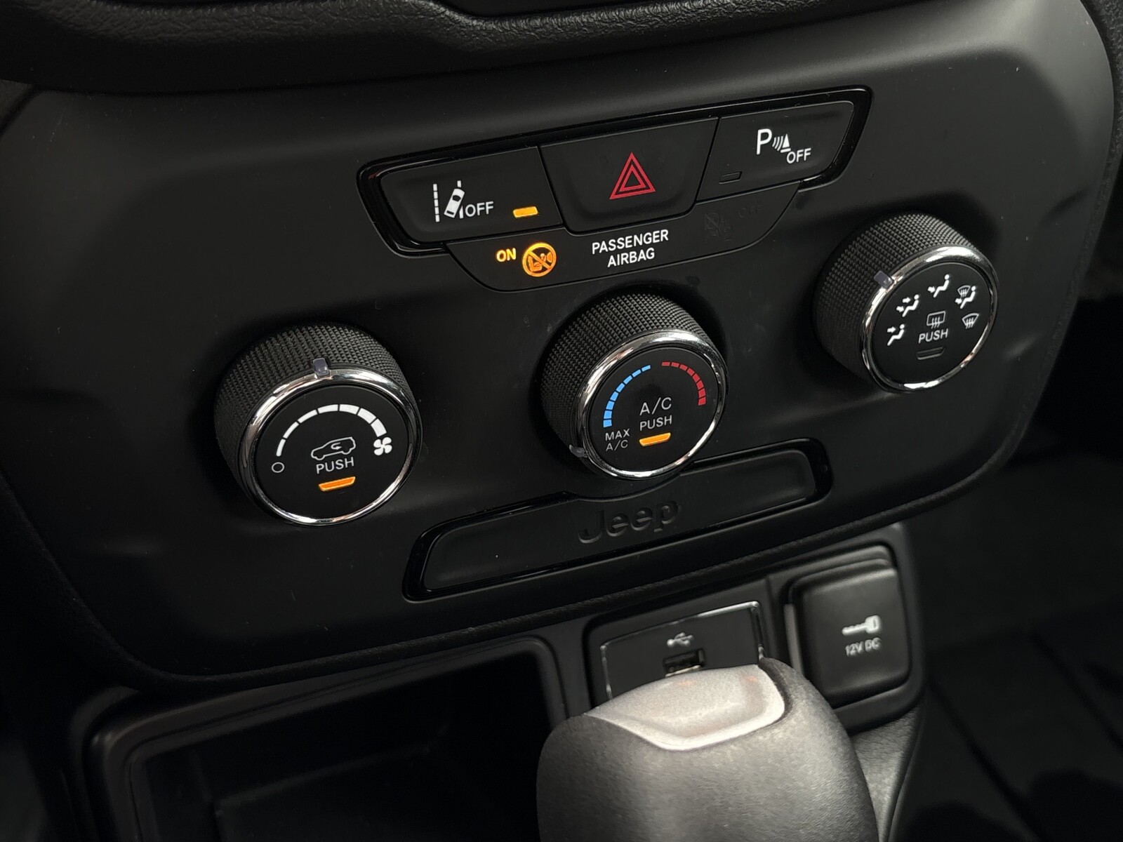 Jeep Renegade - zdjęcie 24