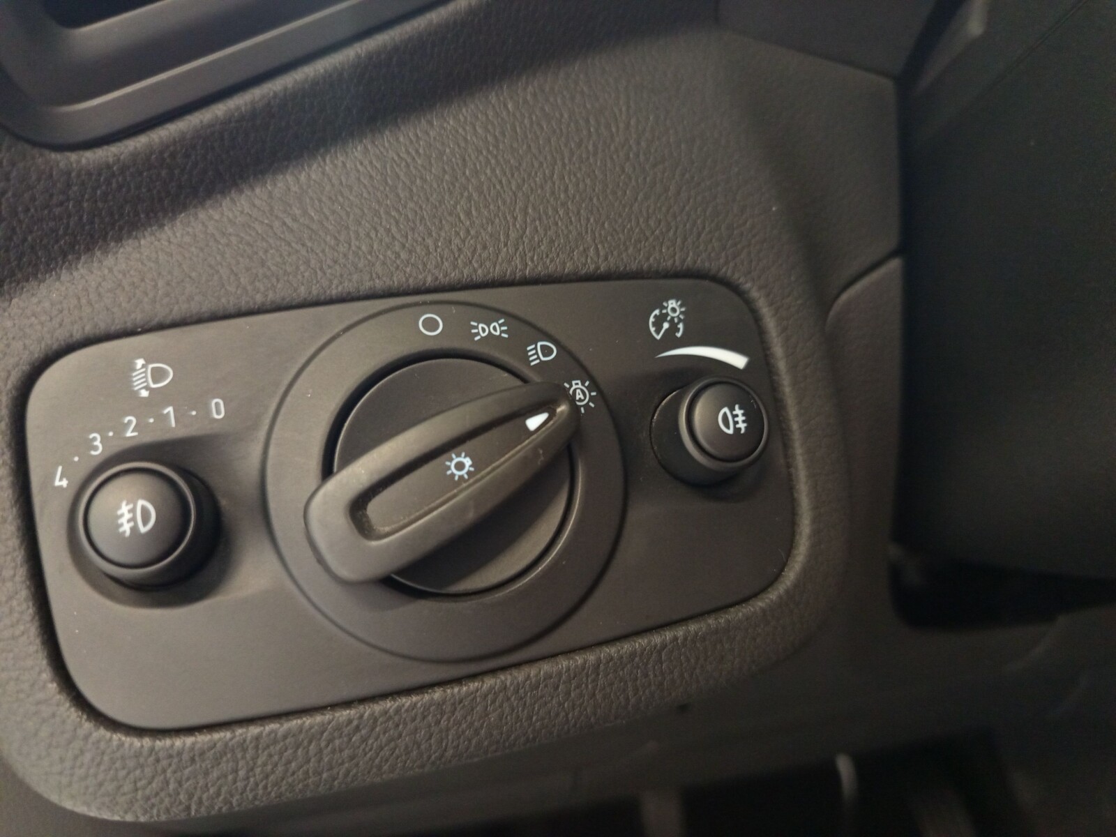 Ford C-MAX - zdjęcie 23