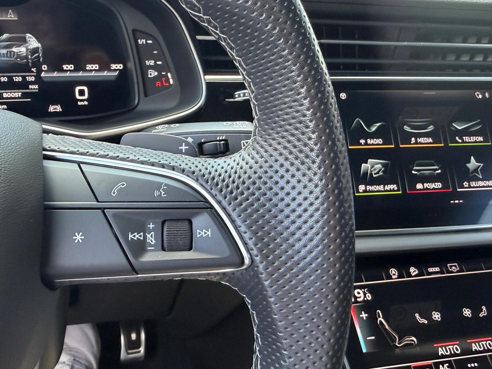 Audi SQ8 - zdjęcie 35