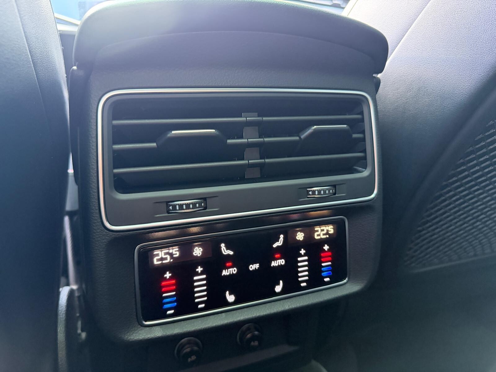 Audi SQ8 - zdjęcie 24
