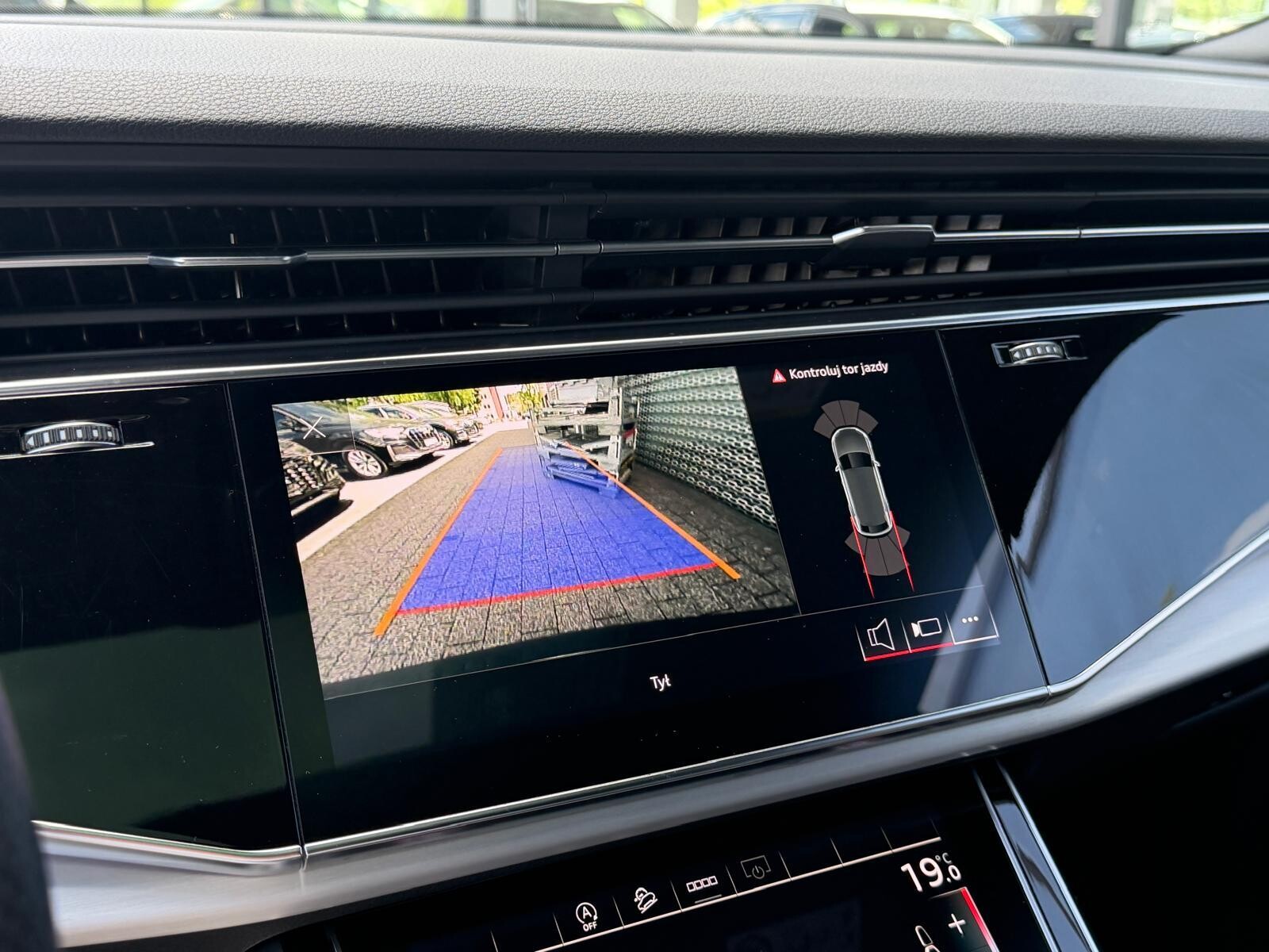 Audi SQ8 - zdjęcie 37
