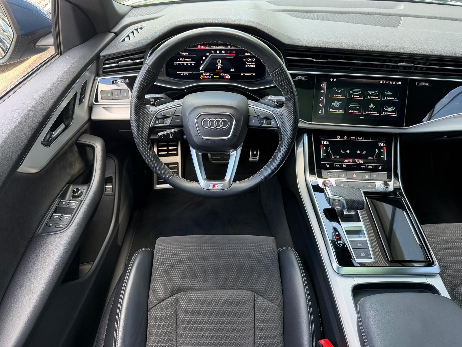 Audi SQ8 - zdjęcie 16