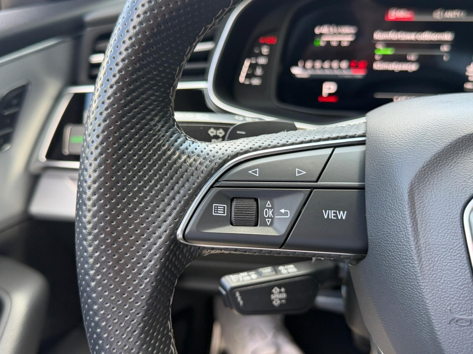 Audi SQ8 - zdjęcie 34