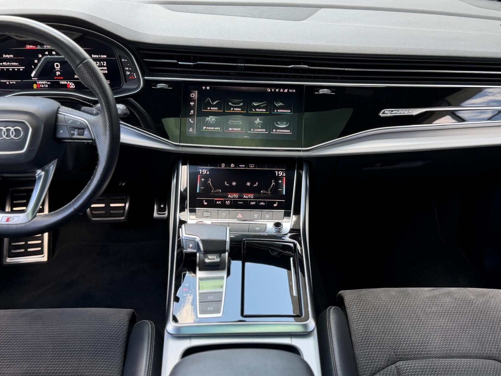 Audi SQ8 - zdjęcie 17