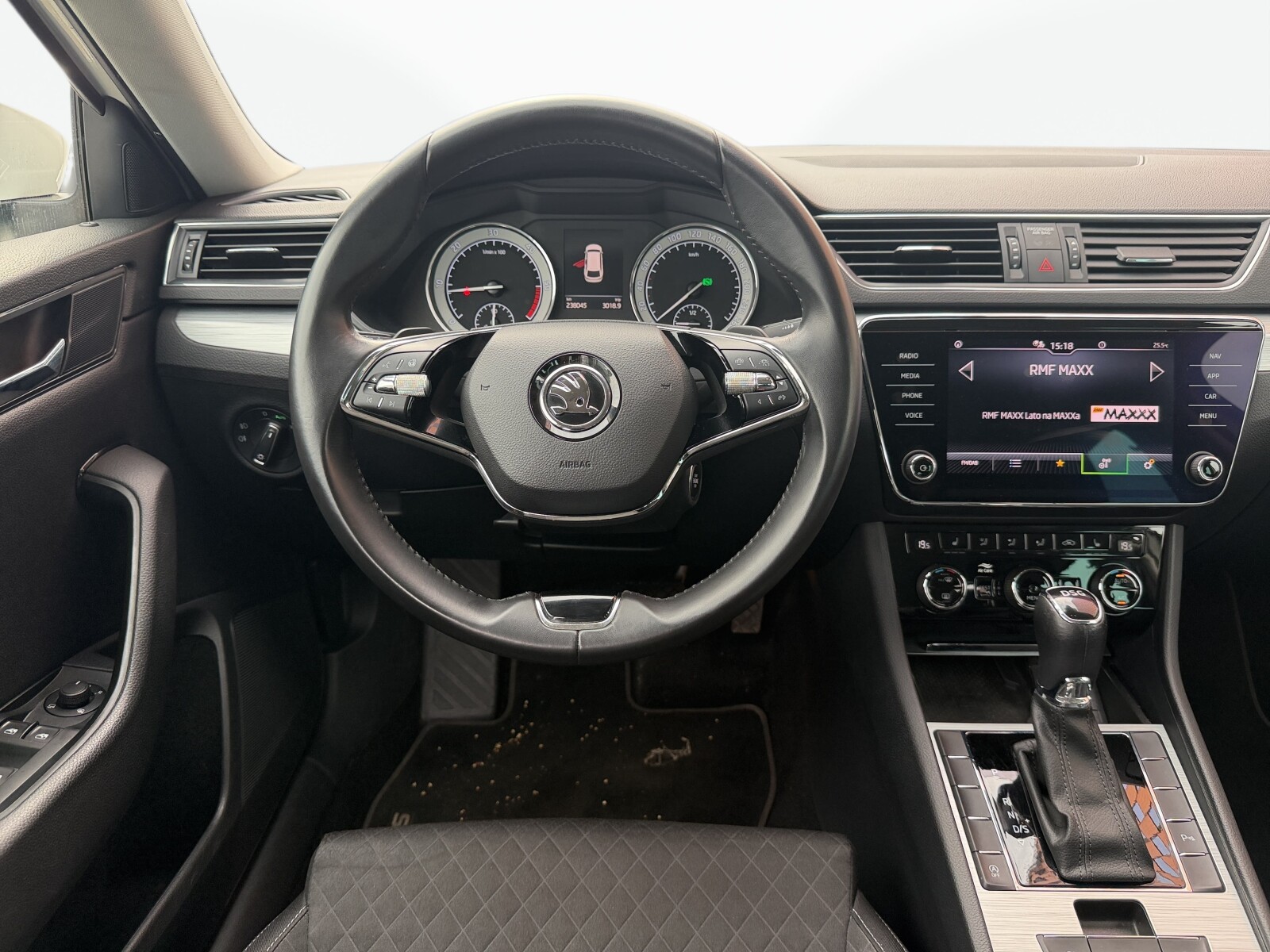 Škoda Superb - zdjęcie 18
