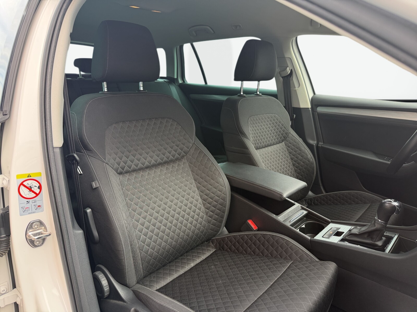 Škoda Superb - zdjęcie 36