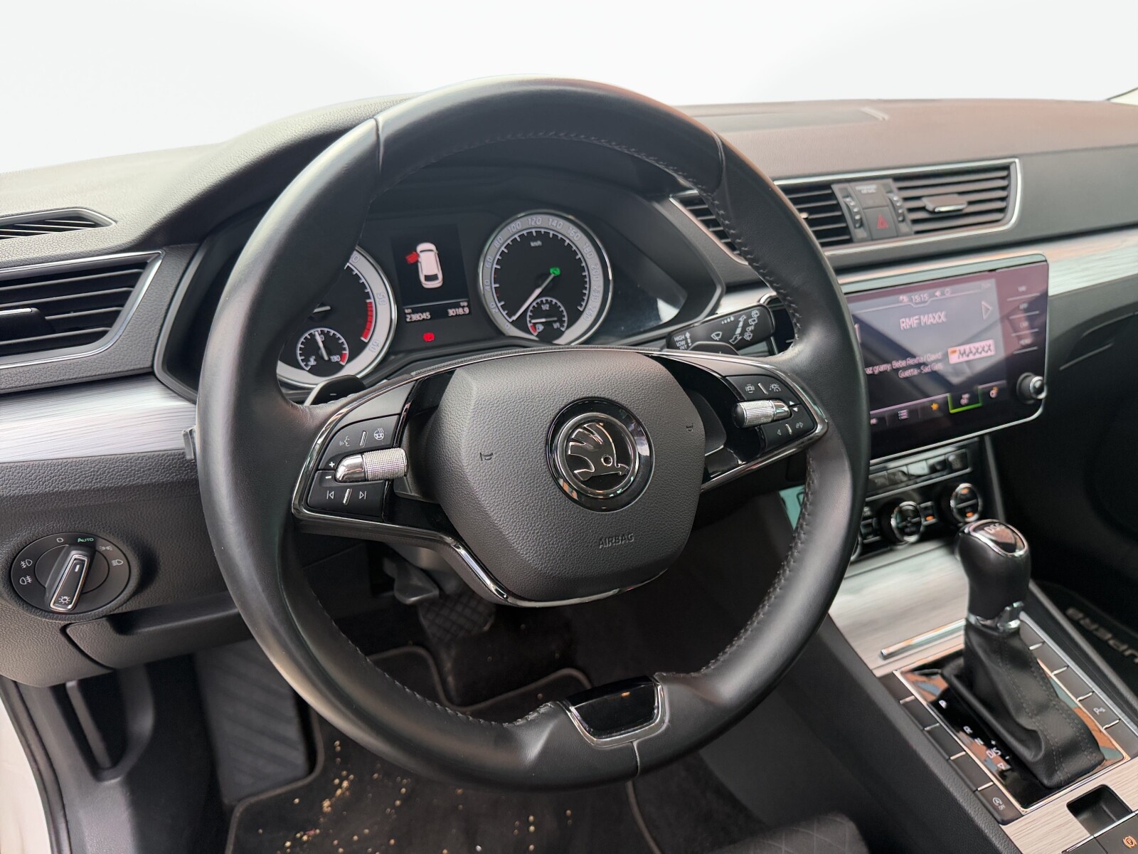 Škoda Superb - zdjęcie 10